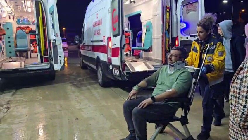 A D A N A D A I S C I S E R V I S I M I N I B U S U D E V R I L D I 1137587 337733