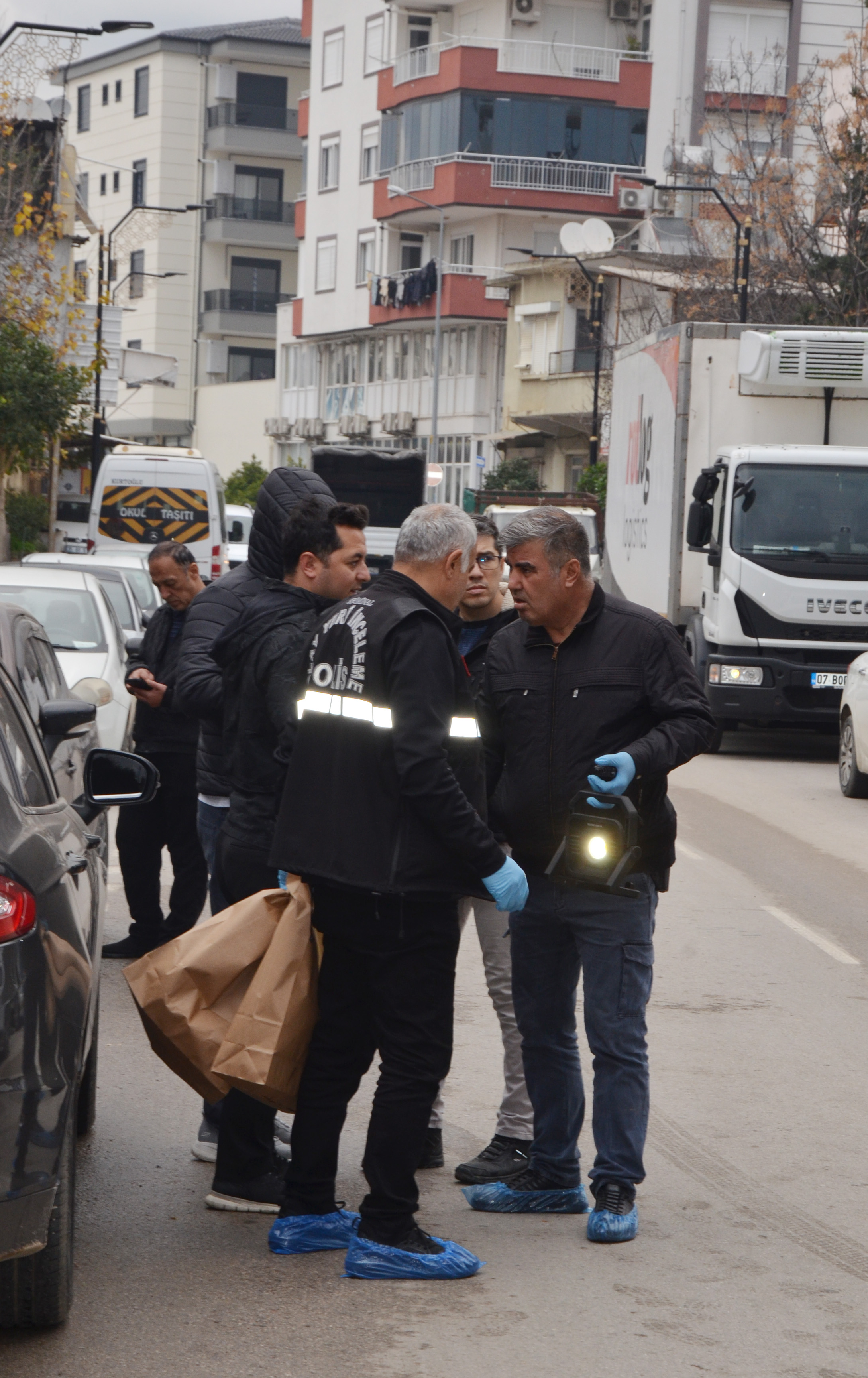 E S I N I V E K I Z I N I B O G A Z L A R I N I B I C A K L A K E S 1097491 325757