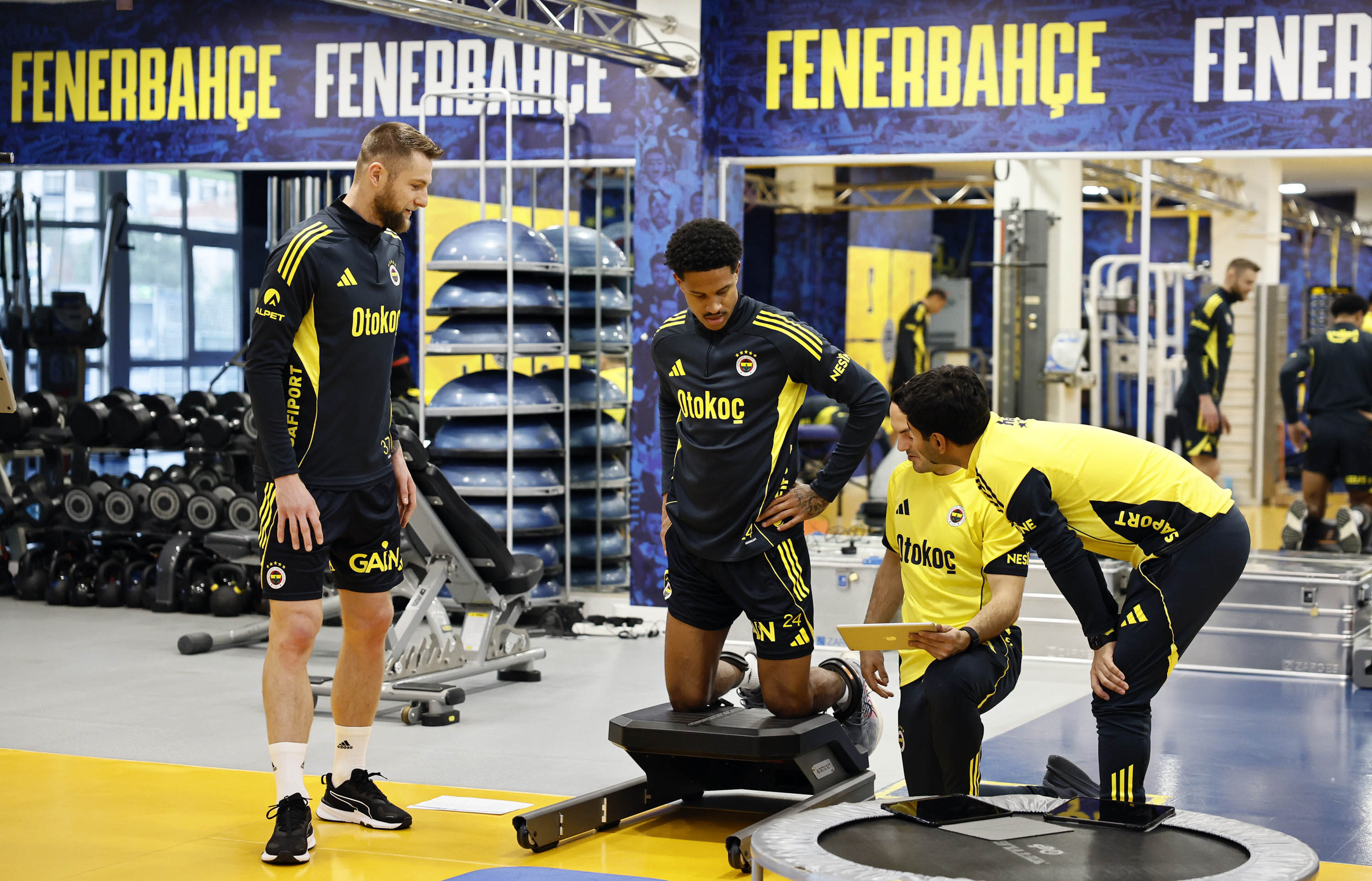 F E N E R B A H C E S A M S U N S P O R M A C I H A Z I R L I K L A R I 1096548 325496-1