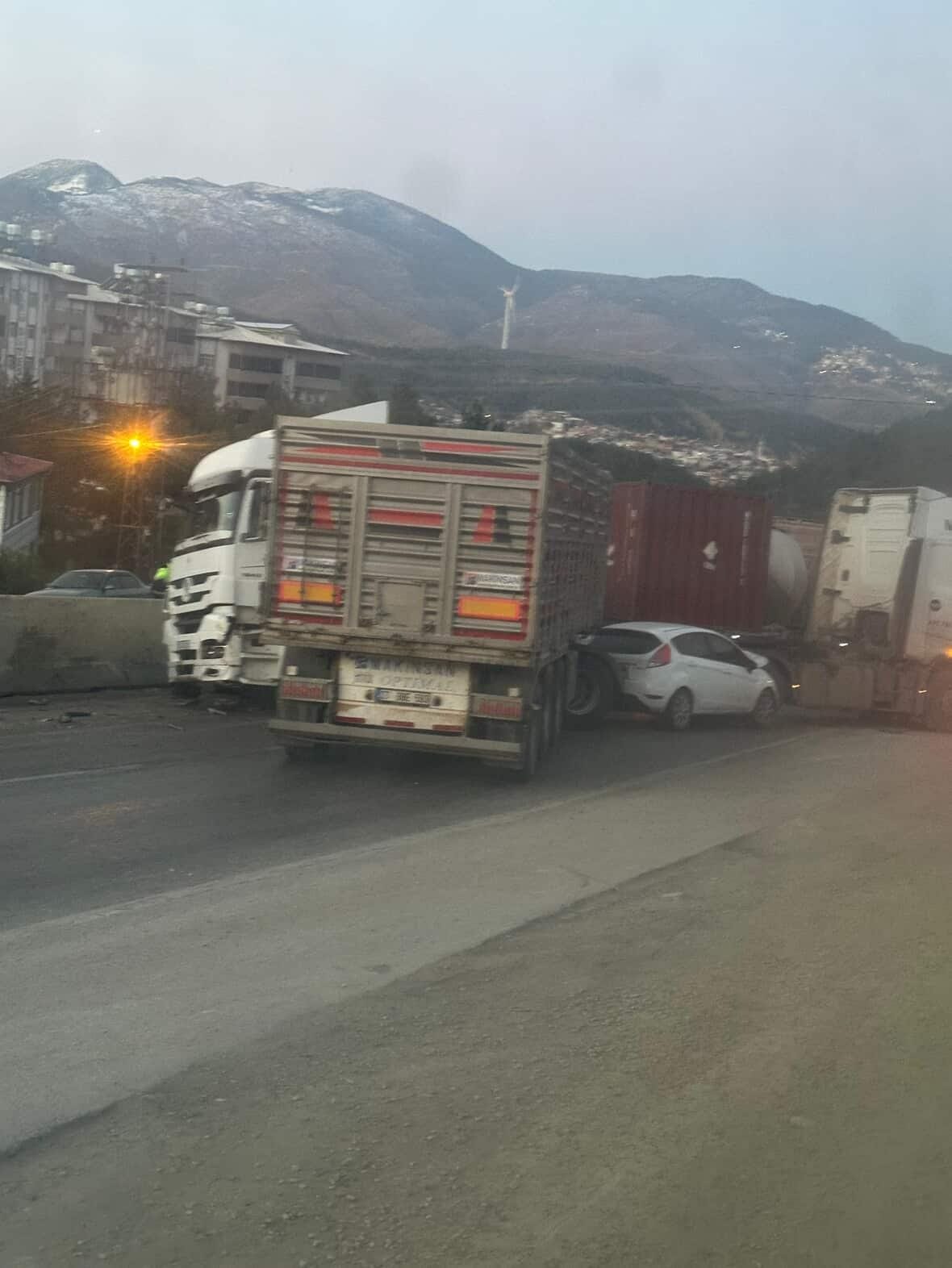 H A T A Y D A B U Z L A N A N Y O L D A 11 A R A C Z I N C I R L E 1123142 333304