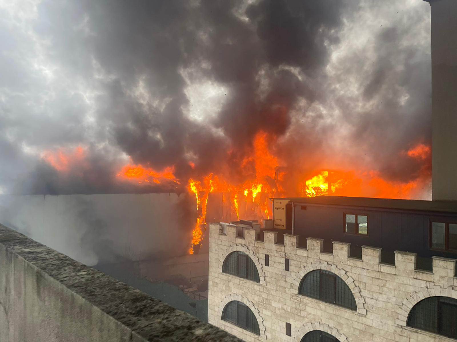 I S T A N B U L A T A S E H I R D E O T O Y E D E K P A R C A D U 1143394 339457