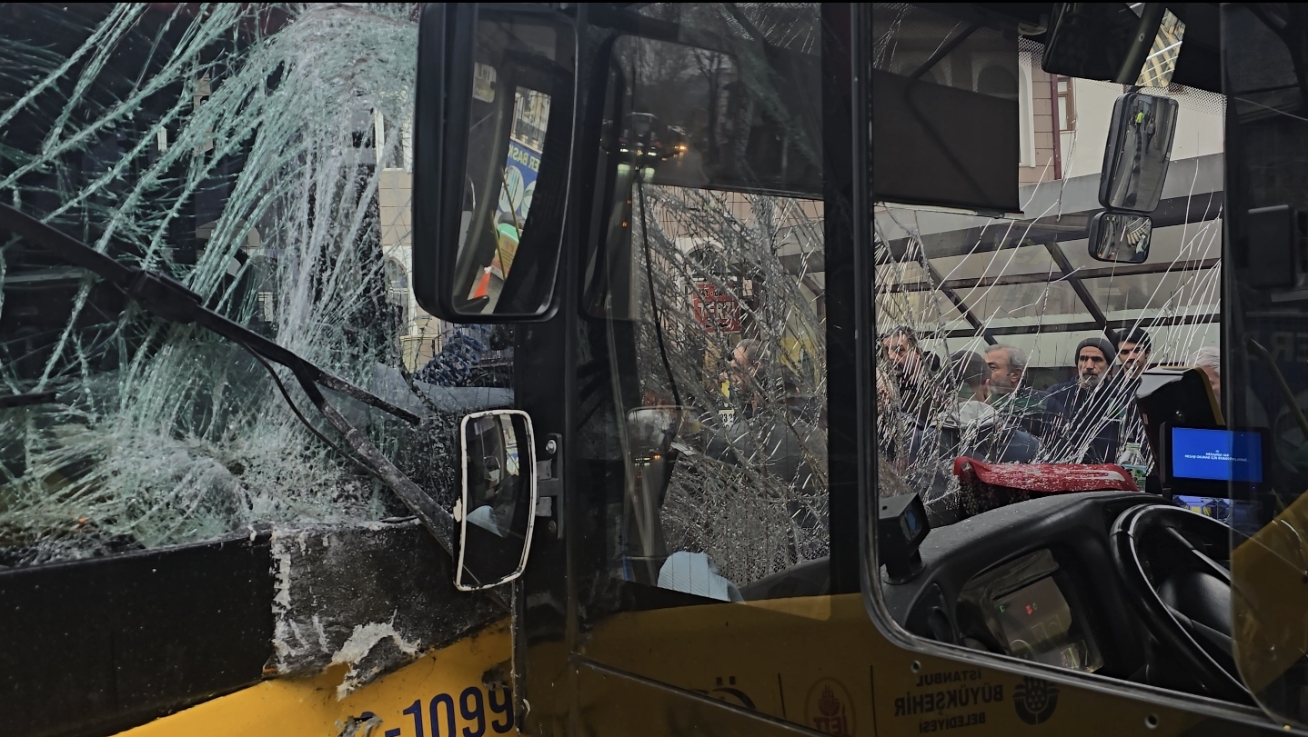 I S T A N B U L B E Y K O Z’ D A 2 I E T T O T O B U S U K A F A 1130283 335605