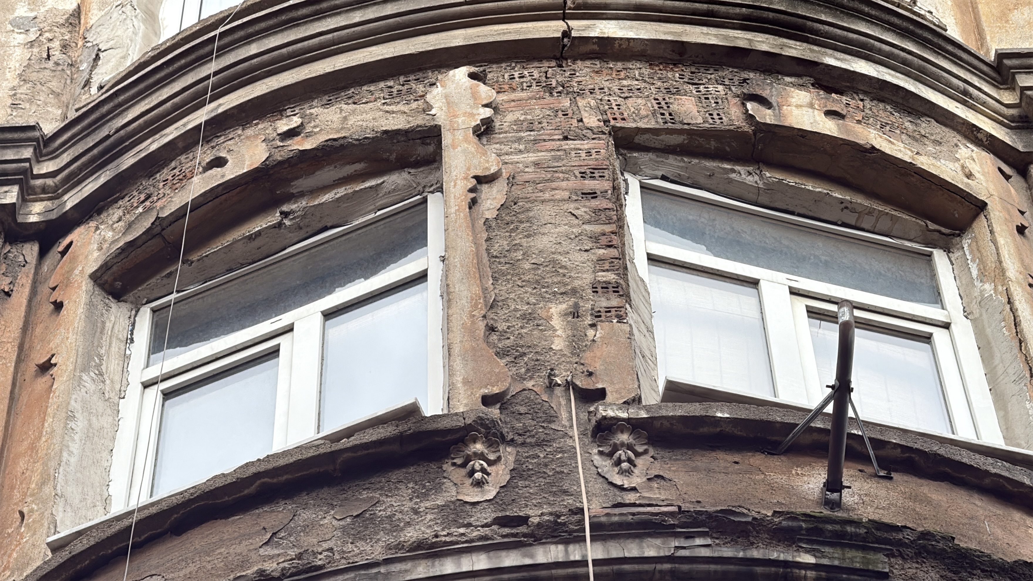 I S T A N B U L B E Y O G L U’ N D A I N G I L I Z J O H N P A U L M 1126703 334381