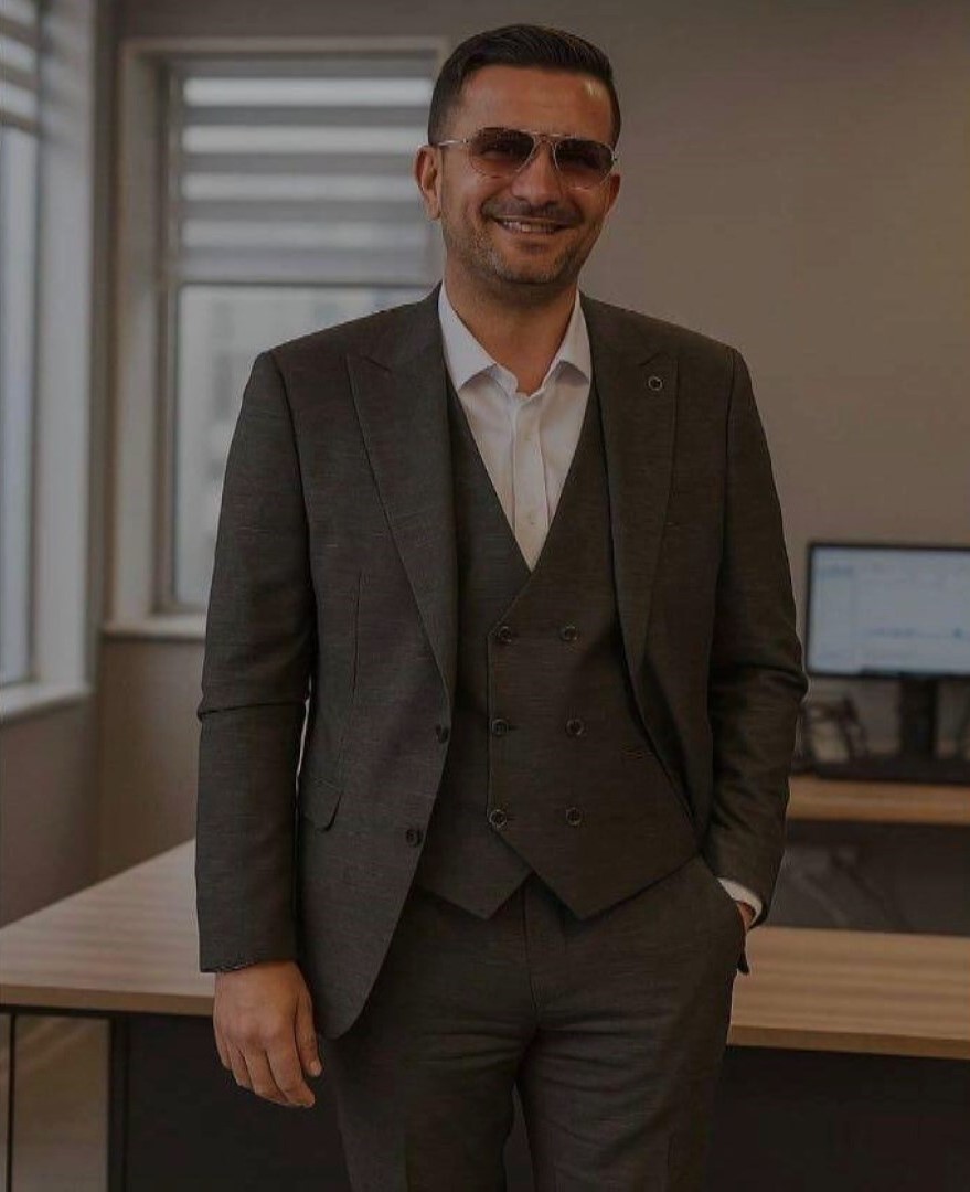 I S T A N B U L B U Y U K C E K M E C E A D L I Y E S I N D E K I H 1101855 327083