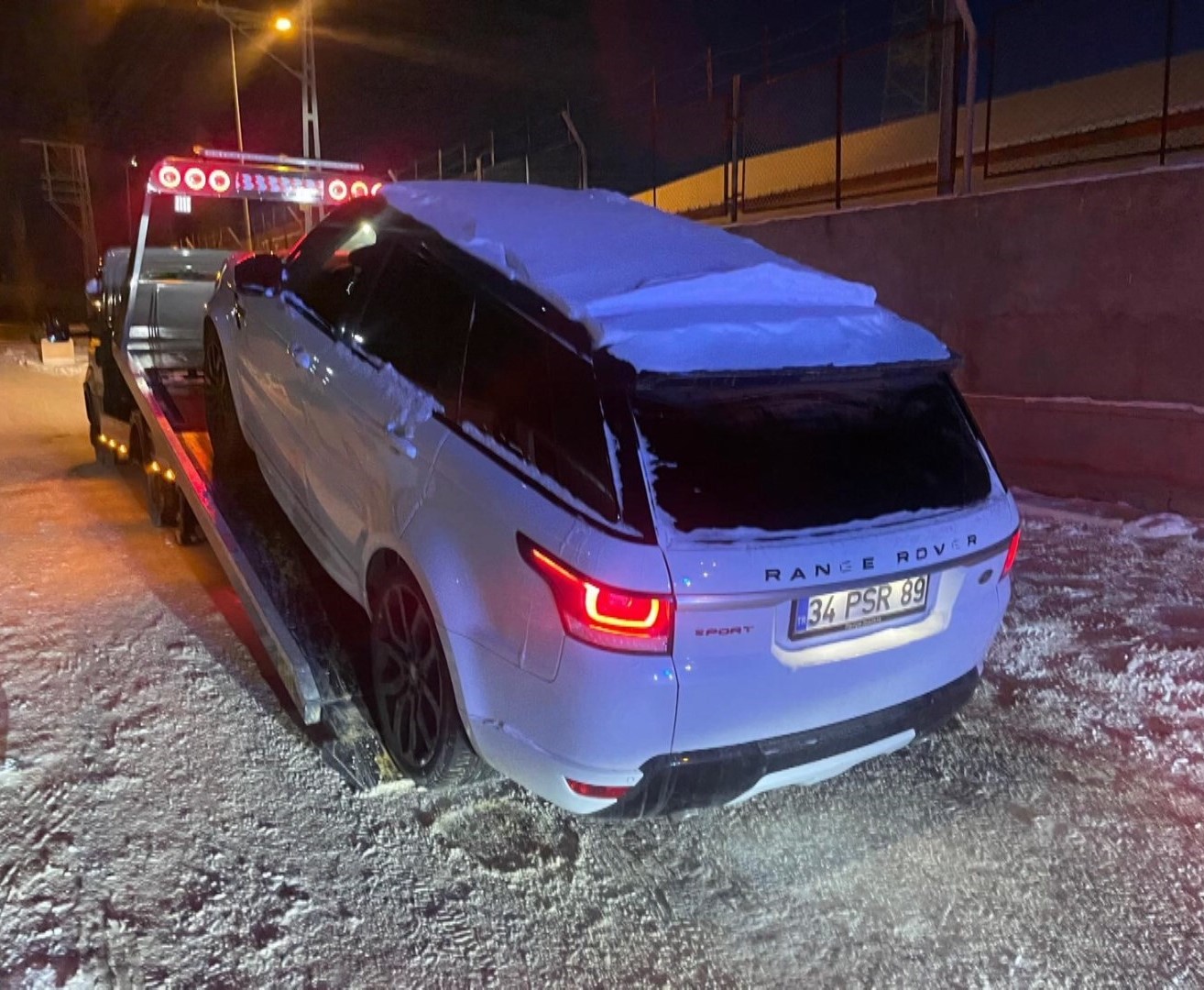 I S T A N B U L B U Y U K C E K M E C E A D L I Y E S I N D E K I H 1101863 327083