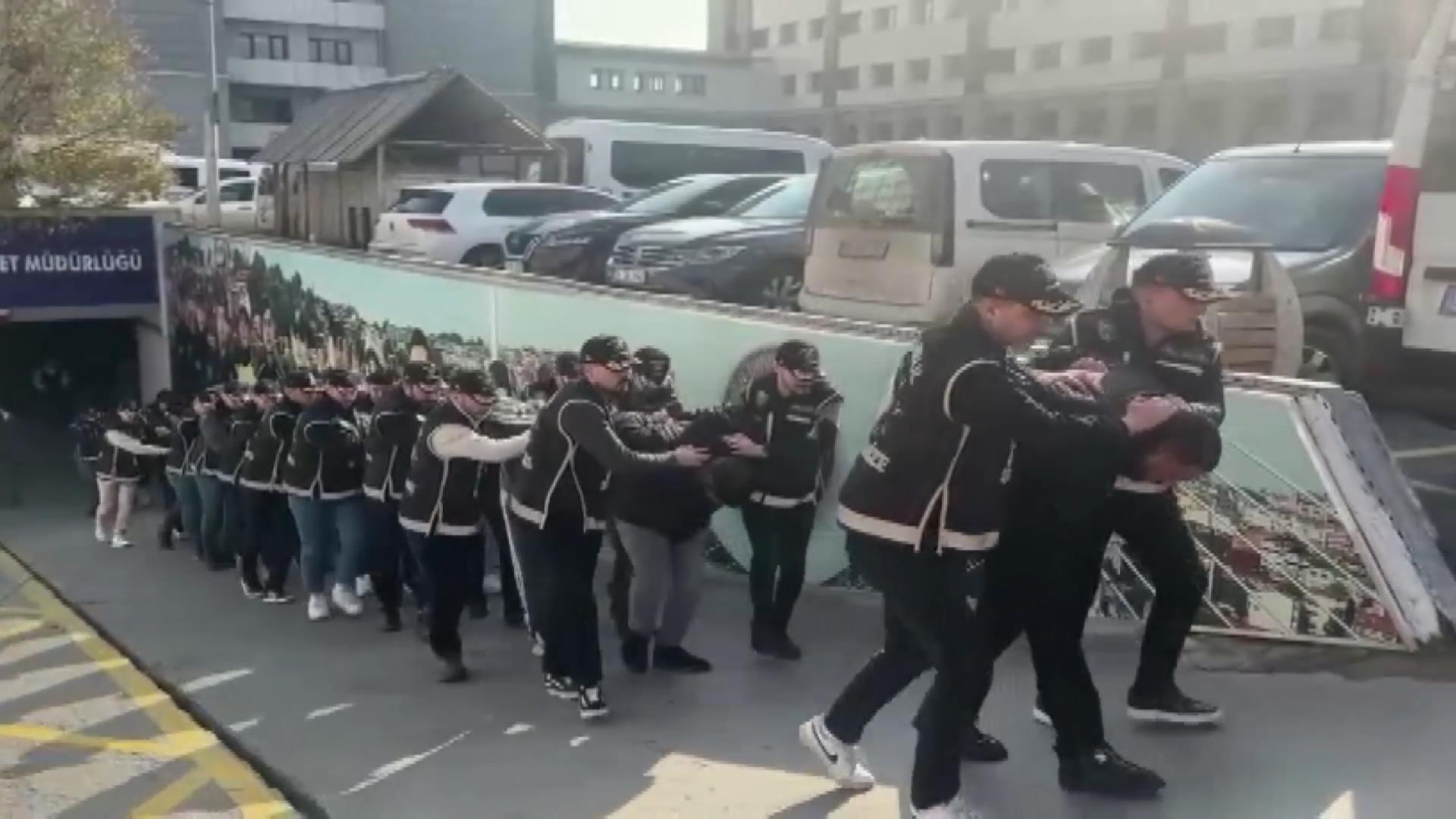 I S T A N B U L C A S P E R L A R I D D I A N A M E S I C E Z A E V 1102430 327274