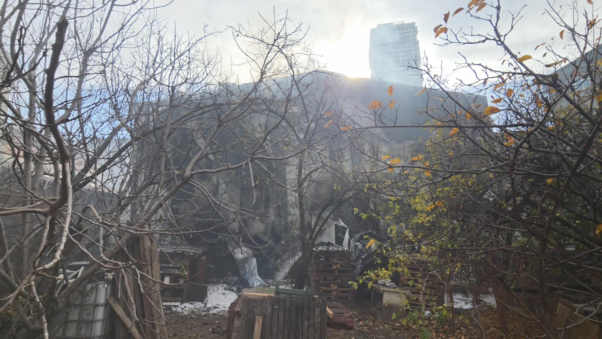 I S T A N B U L E S E N Y U R T T A D E P O D A C I K A N Y A N 1102354 327205