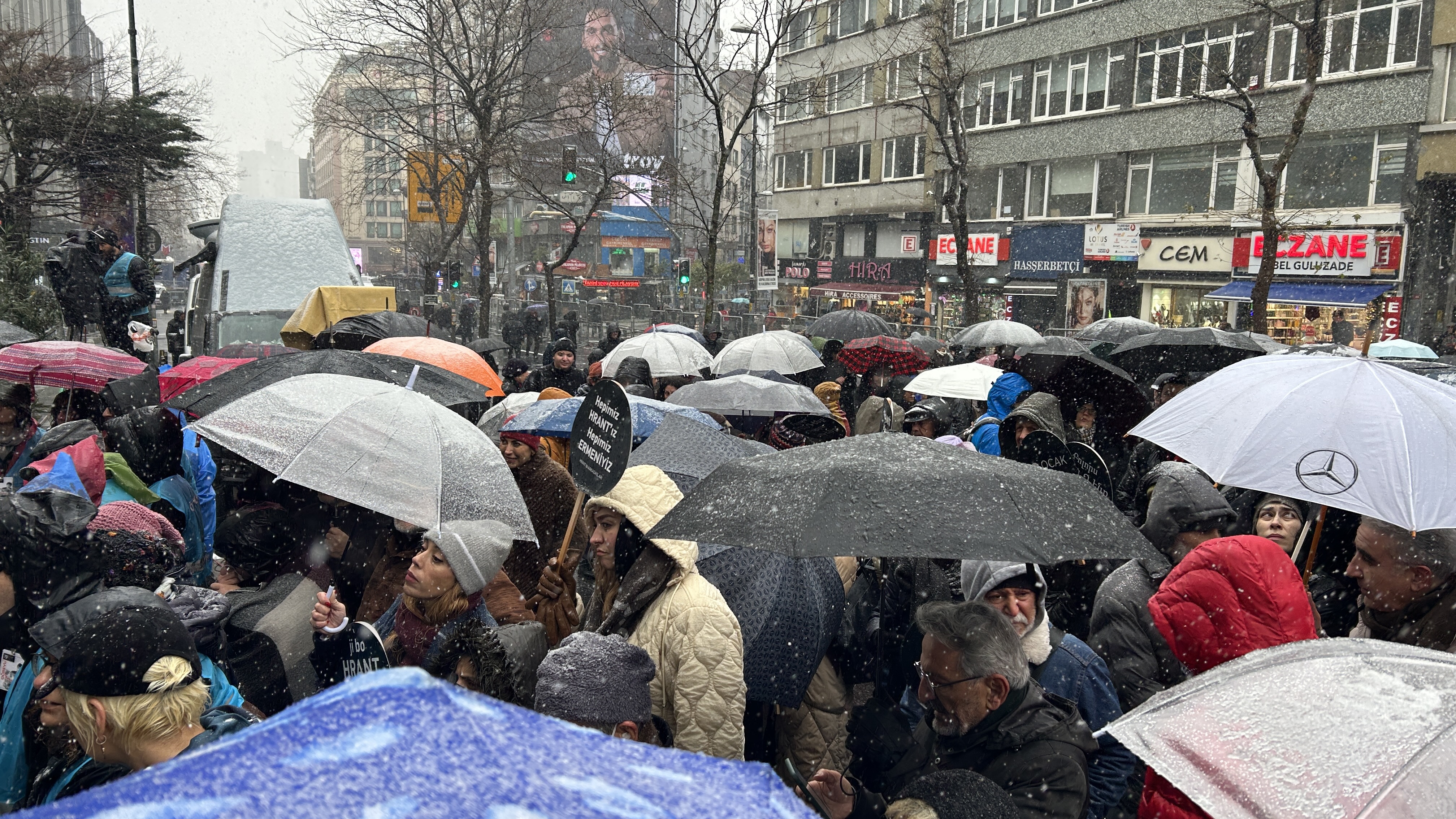 I S T A N B U L H R A N T D I N K O L U M U N U N 19 U N C U Y 1124418 333634