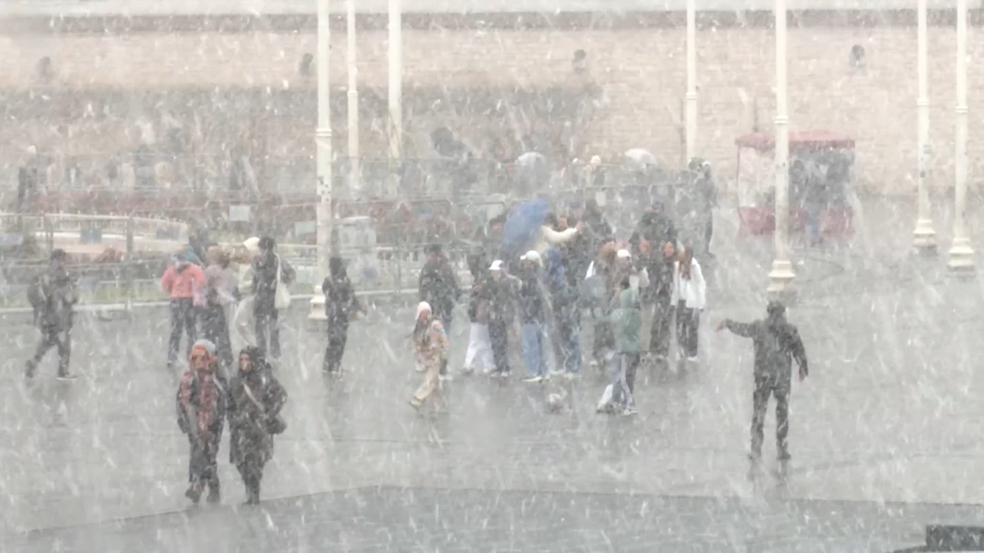 I S T A N B U L I S T A N B U L D A K A R Y A G I S I E T K I L I 1092848 324371