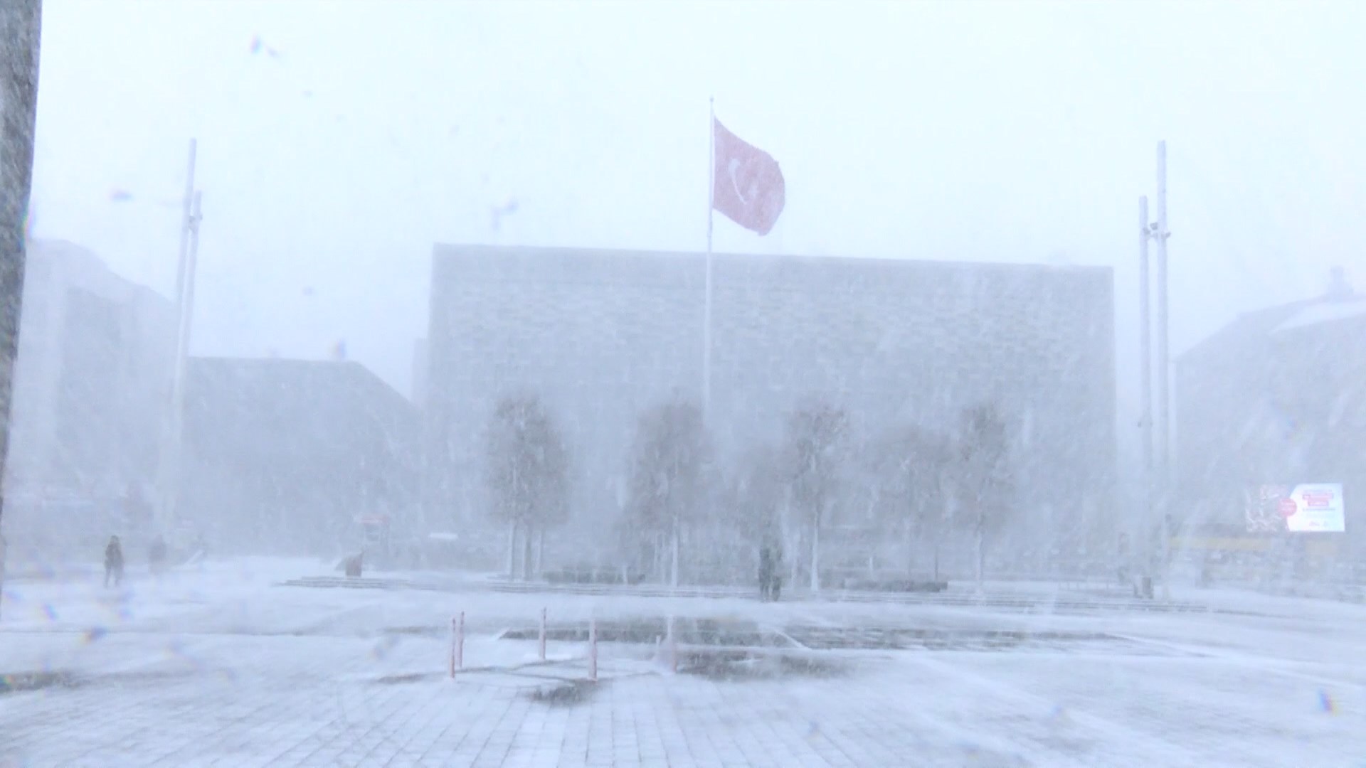 I S T A N B U L I S T A N B U L D A K A R Y A G I S I E T K I L I 1092849 324371