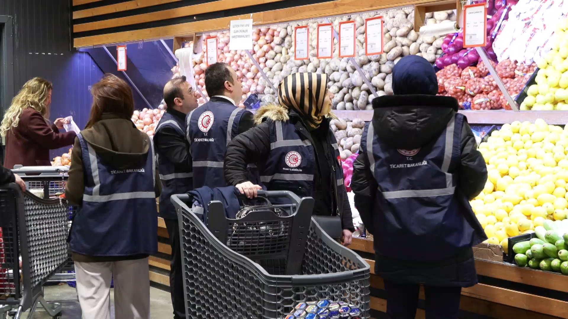 I S T A N B U L I S T A N B U L D A R A M A Z A N A Y I O N C E S I 1135071 336962