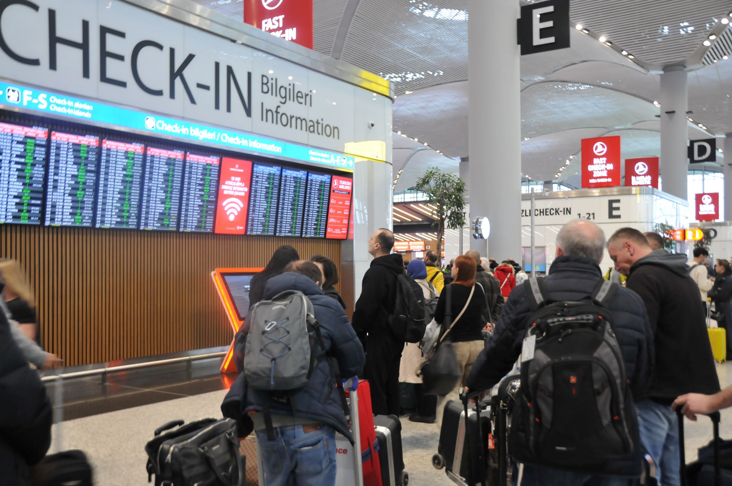 I S T A N B U L I S T A N B U L H A V A L I M A N I N D A Y A R I Y I 1119188 332163