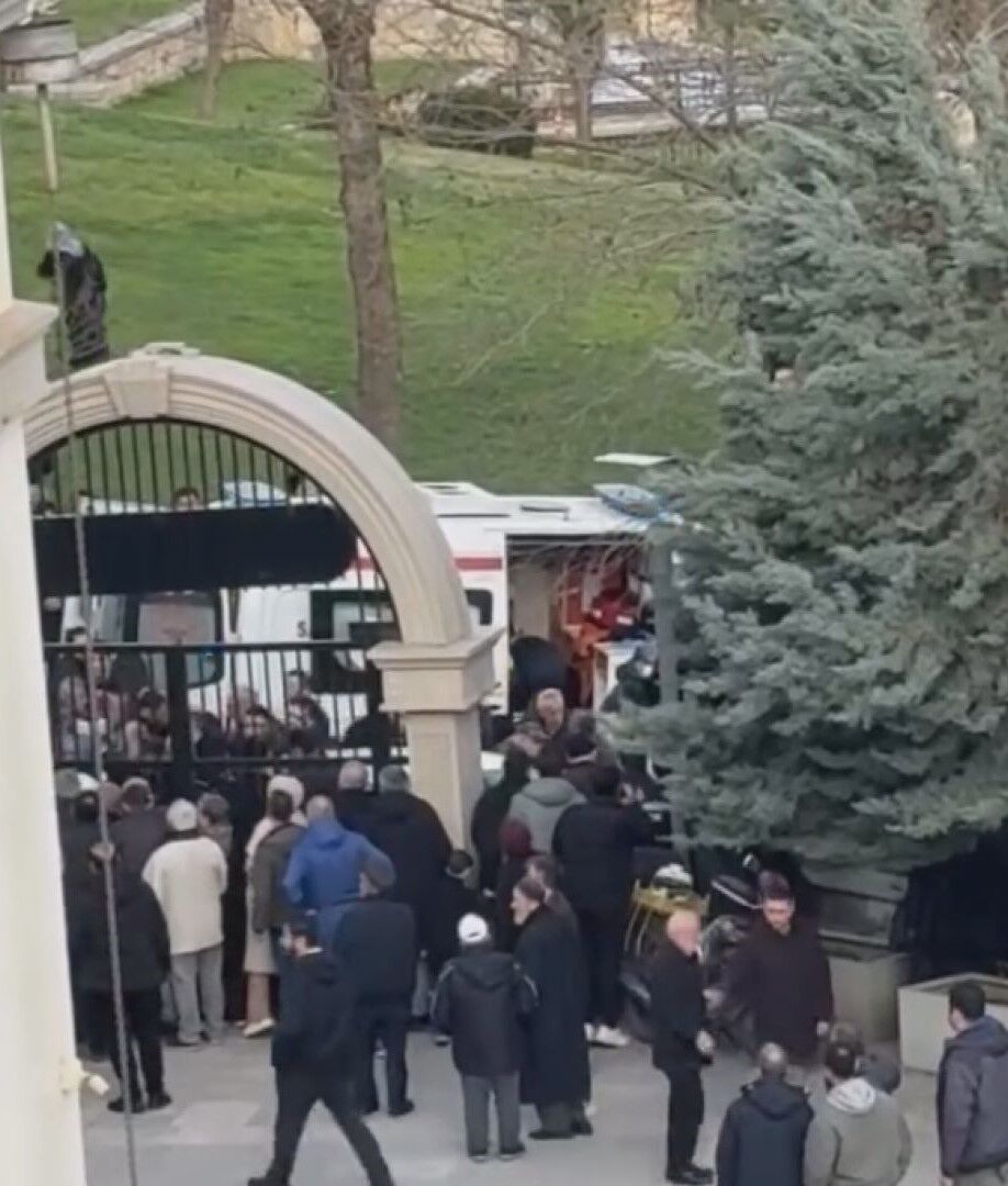 I S T A N B U L K A G I T H A N E D E A N N E L E R I N I N C E N A 1135916 337213