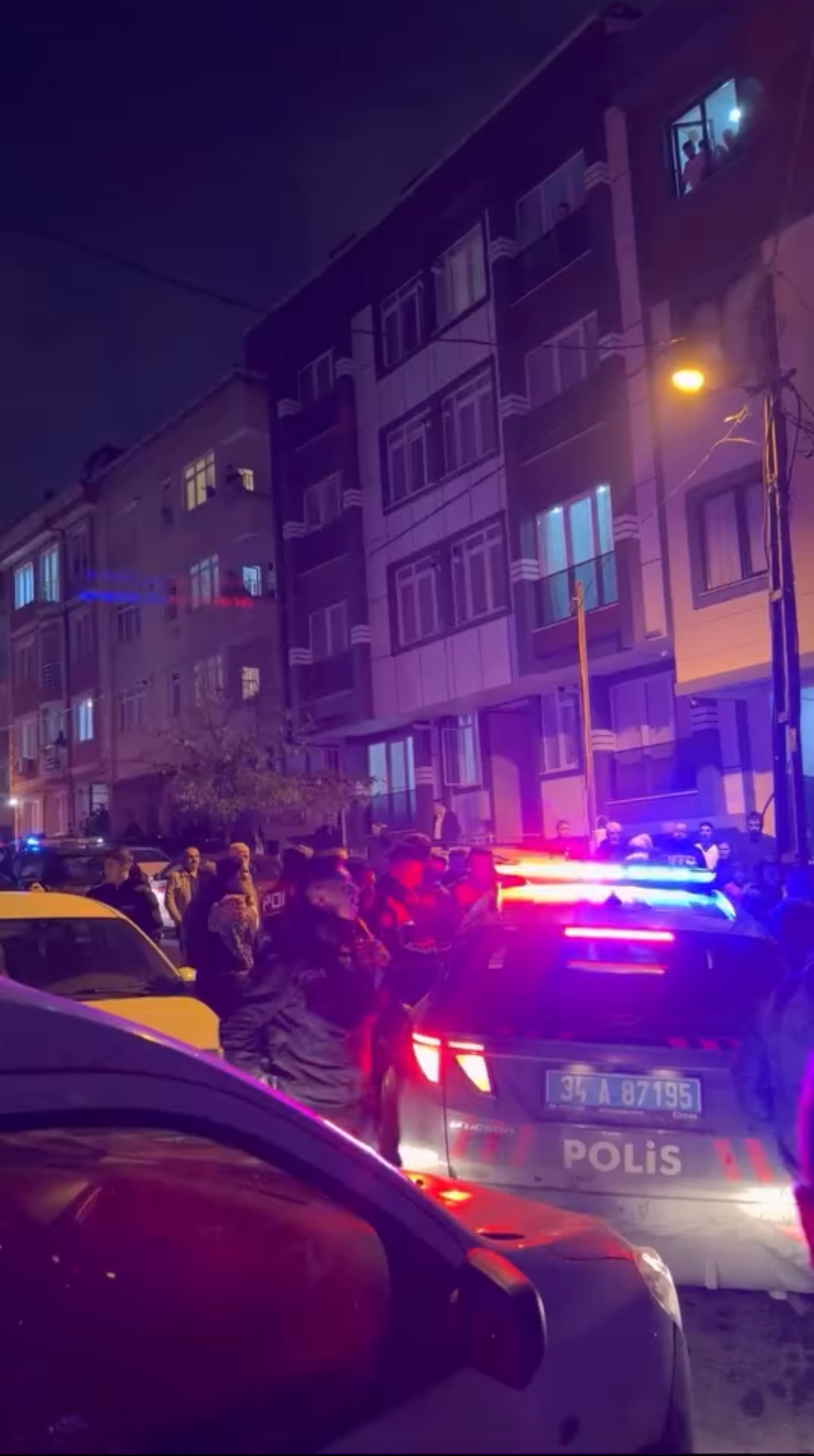 I S T A N B U L K A G I T H A N E D E N I S A N T O R E N I N D E T 1133264 336448