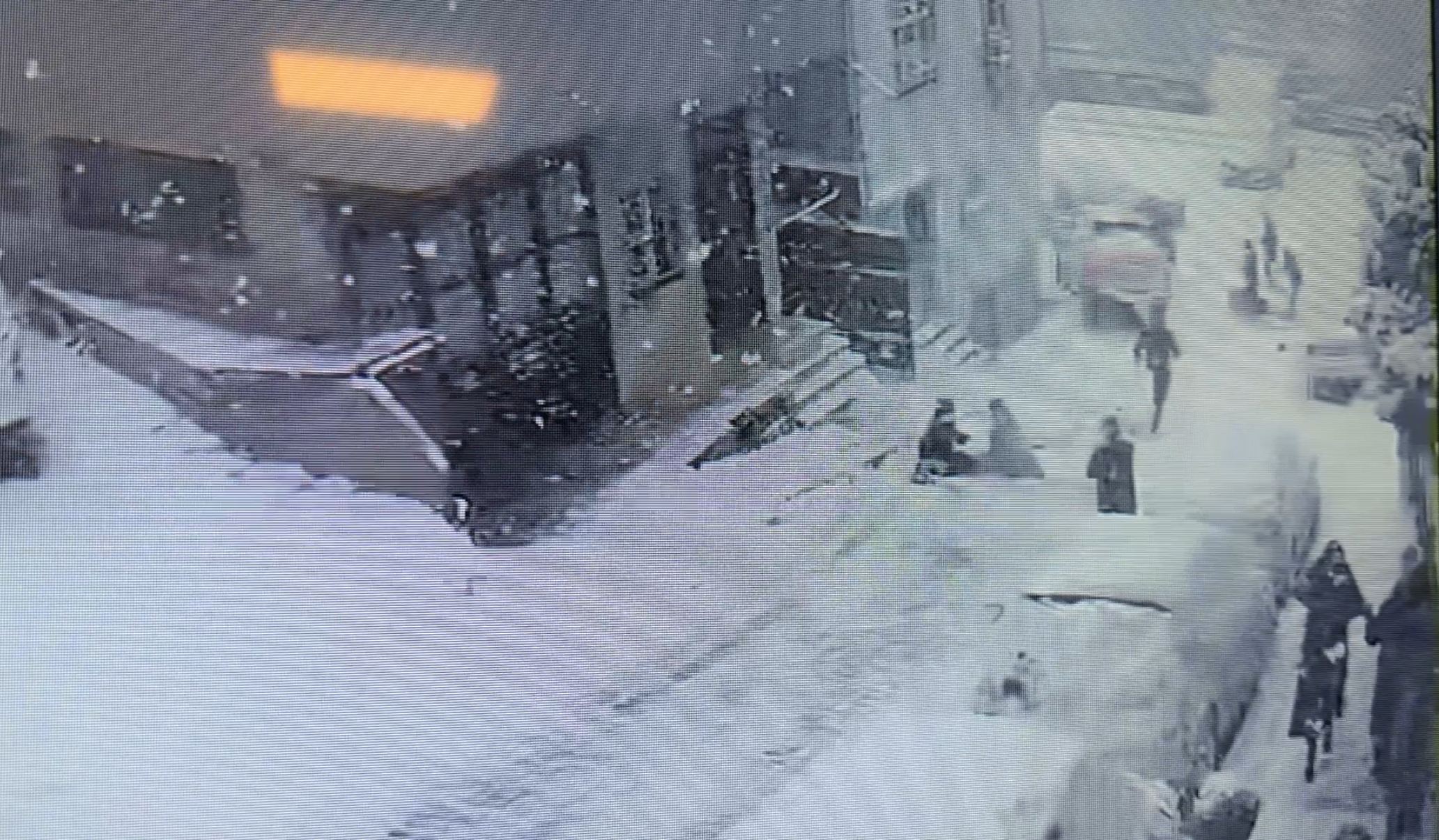 I S T A N B U L K A G I T H A N E’ D E Y O K U S T A N K A Y A N K A 1093303 324492