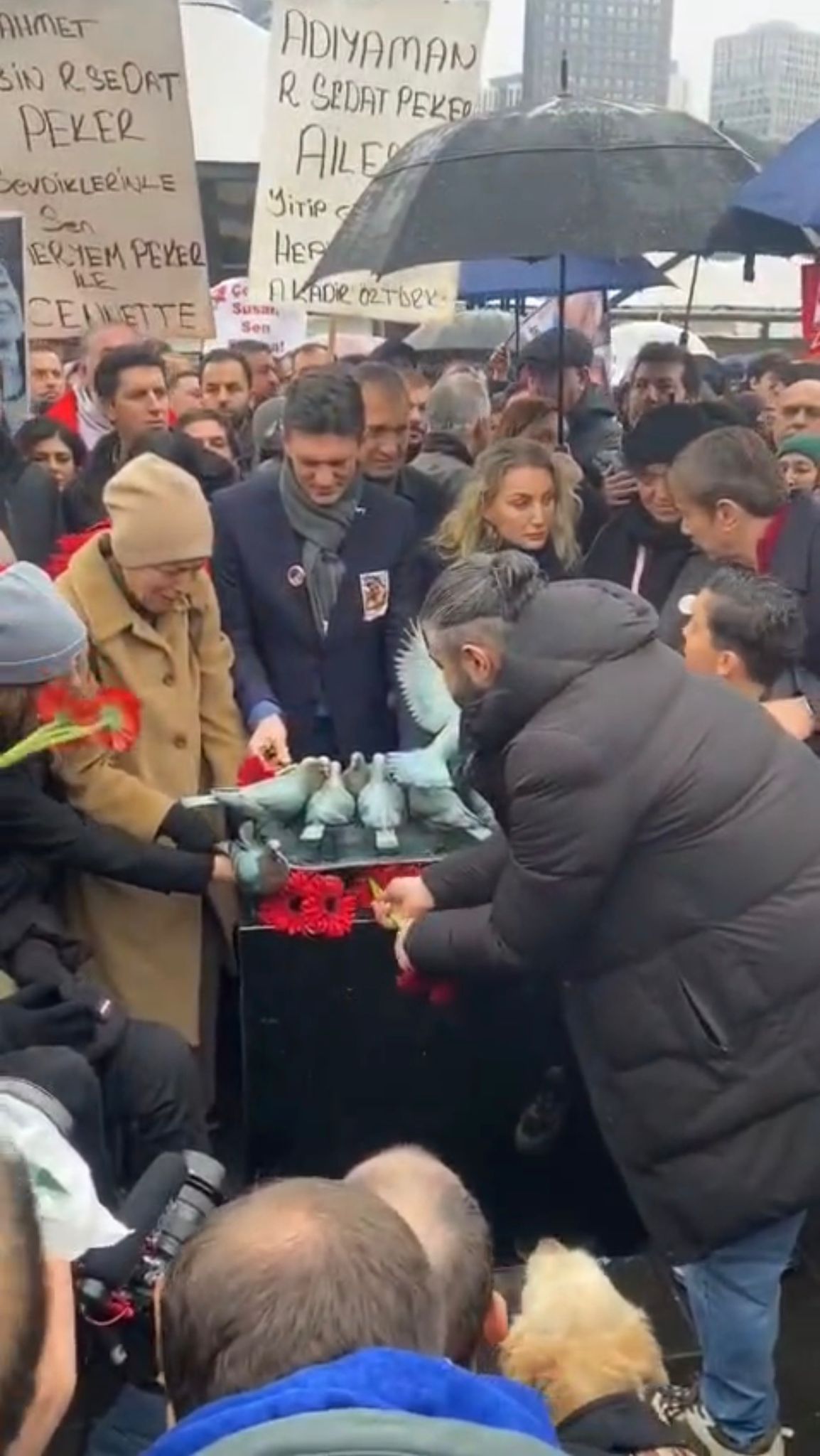 I S T A N B U L M A T T I A A H M E T M I N G U Z Z I K A D I K O Y 1131189 335849