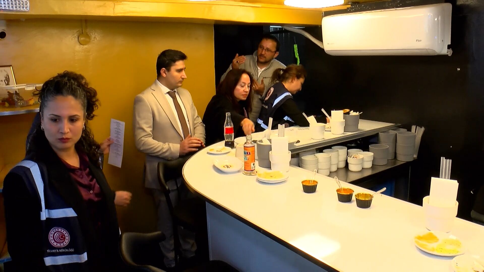 I S T A N B U L S A R I Y E R D E R E F E R A N S I L E M U S 1138873 338127