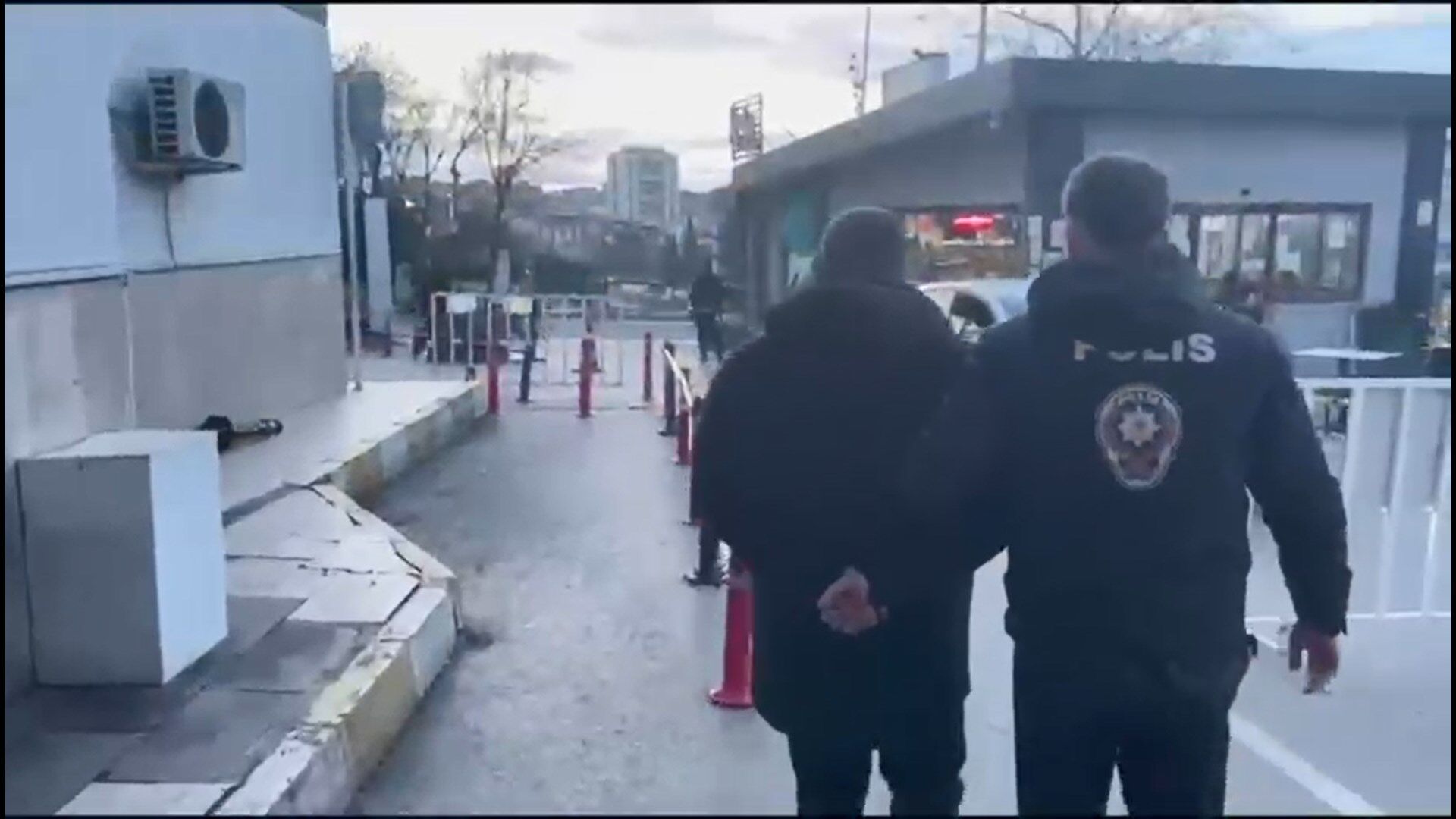 I S T A N B U L Y A S A D I S I B A H I S O P E R A S Y O N U 14 1136389 337359