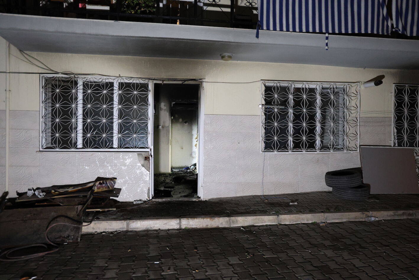 I Z M I R’ D E E V Y A N G I N I N D A D O W N S E N D R O M L U E Y 1139333 338291