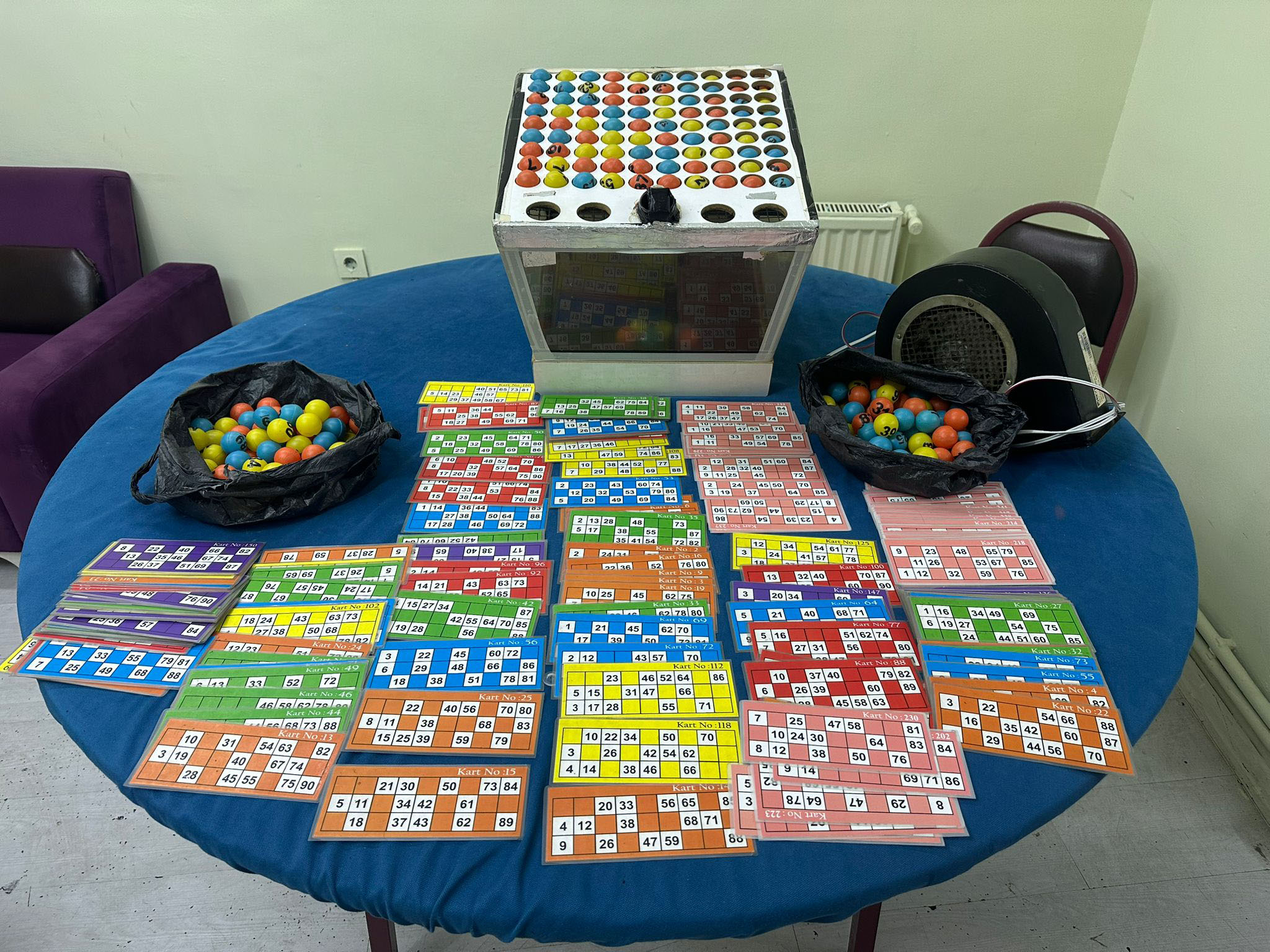 P O L I S S P I R A L L E K A P I Y I K E S E R E K B A S K I N Y A P 1098145 325951