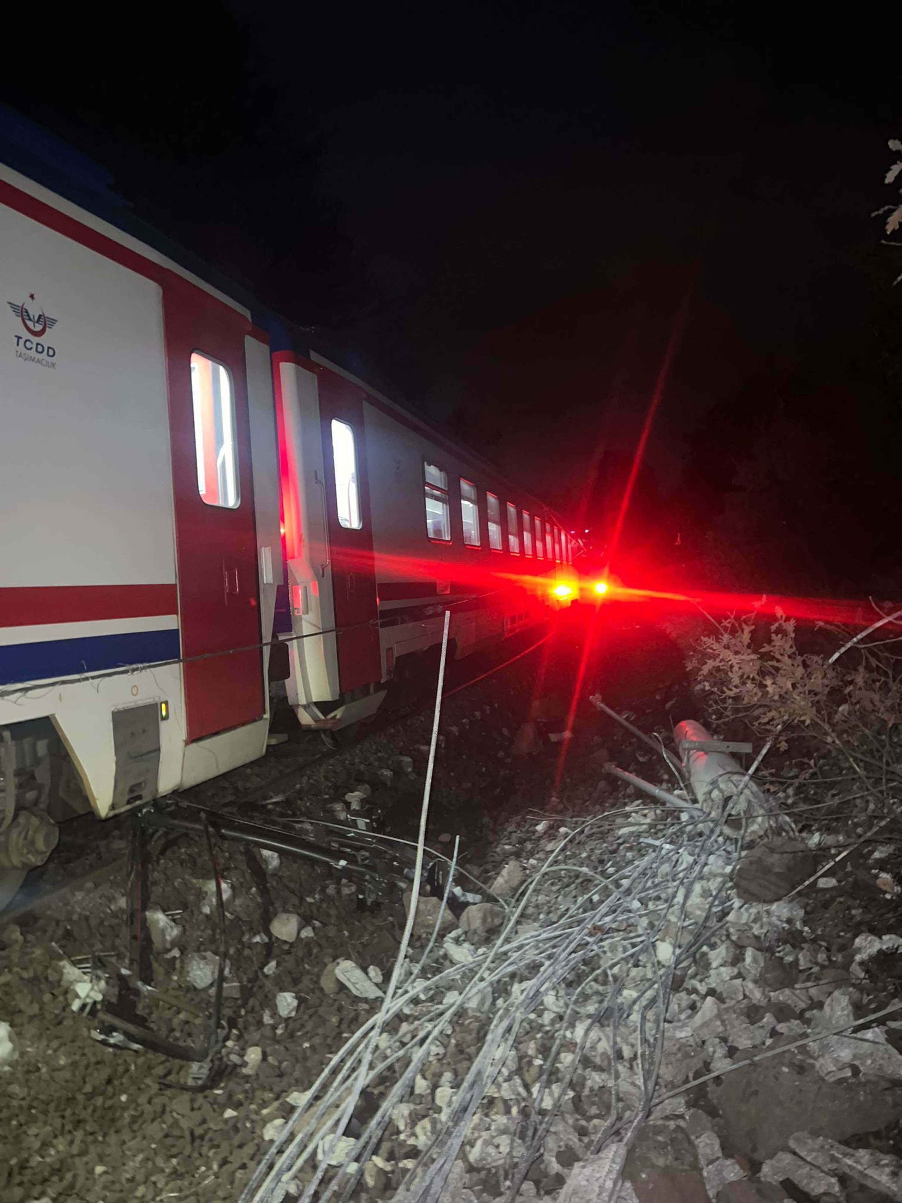 R A Y D A N C I K A N T R E N I N L O K O M O T I F I 13 S A A T 1139977 338511