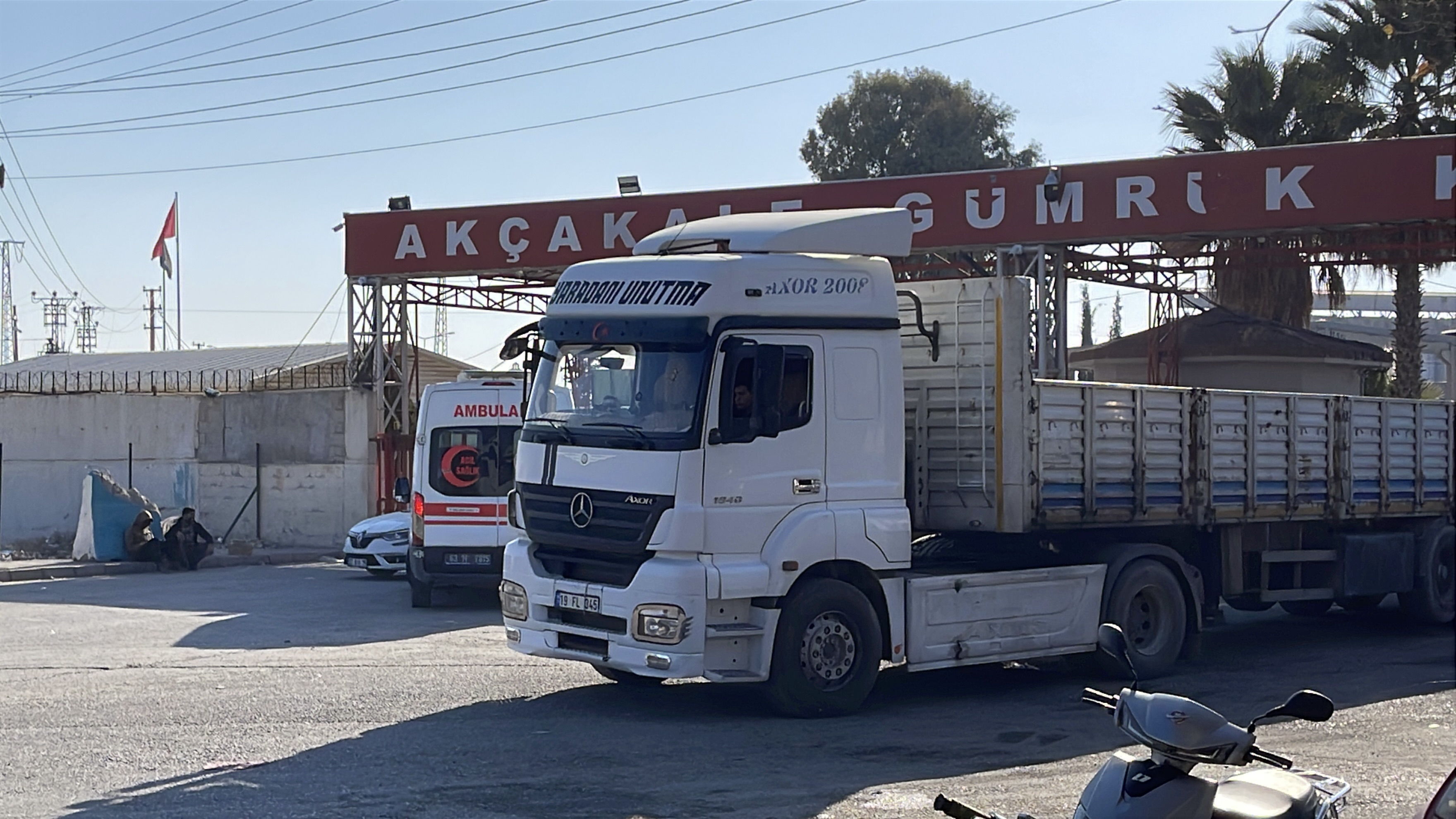 S A N L I U R F A’ D A G U M R U K K A P I S I N D A 52 U Z U N N A 1098690 326102