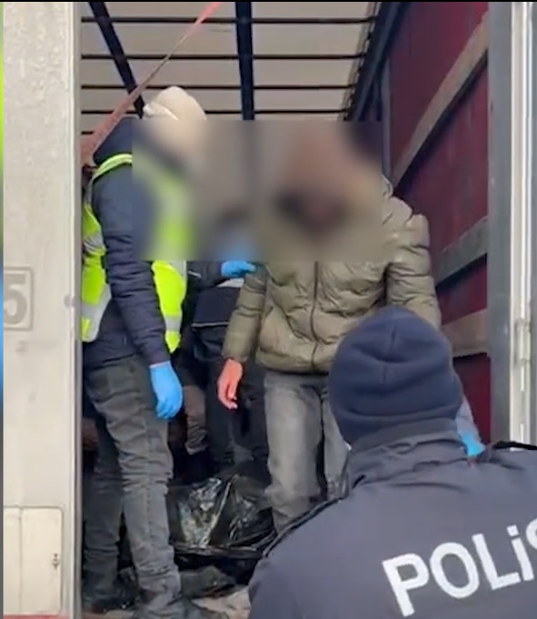 T I R I N D O R S E S I N D E 25 K A C A K G O C M E N Y A K A L A 1129337 335319