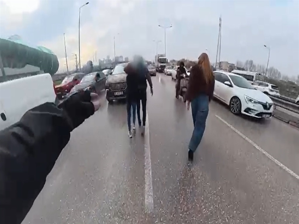 T R A F I K T E T E K M E Y U M R U K K A V G A E D E N S U R U C U 1142858 339346