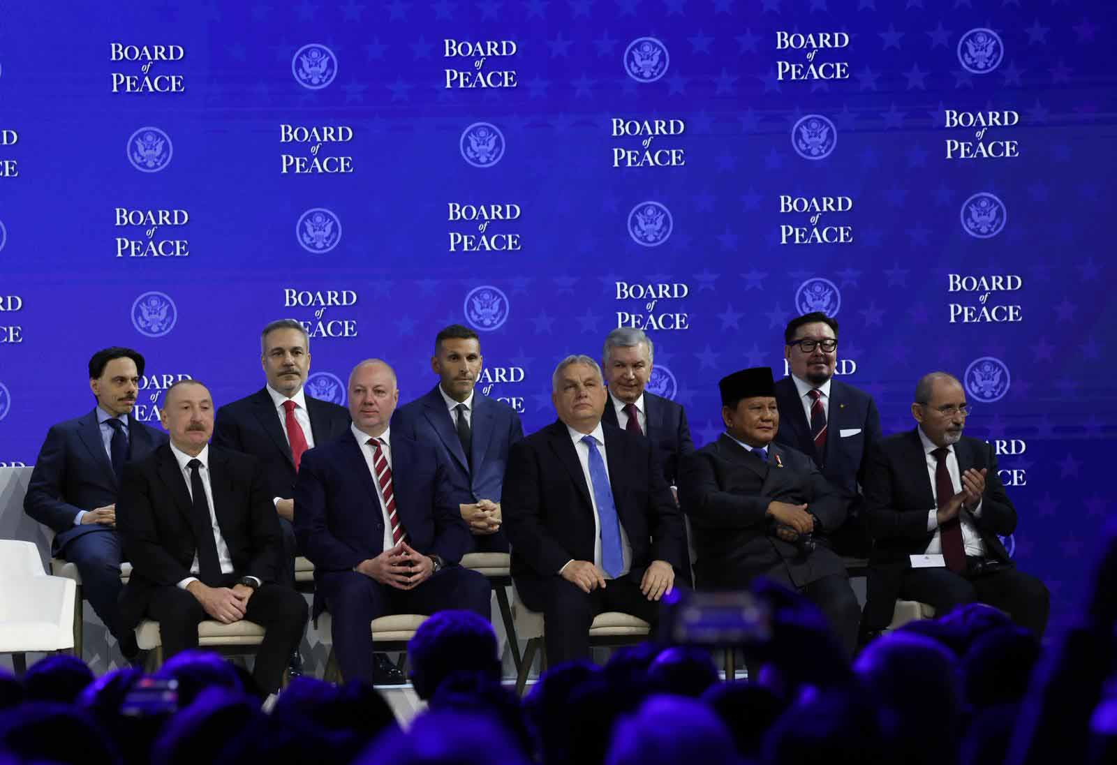 T R U M P G A Z Z E D E K I S A V A S I D U R D U R U Y O R U Z 1129133 335210