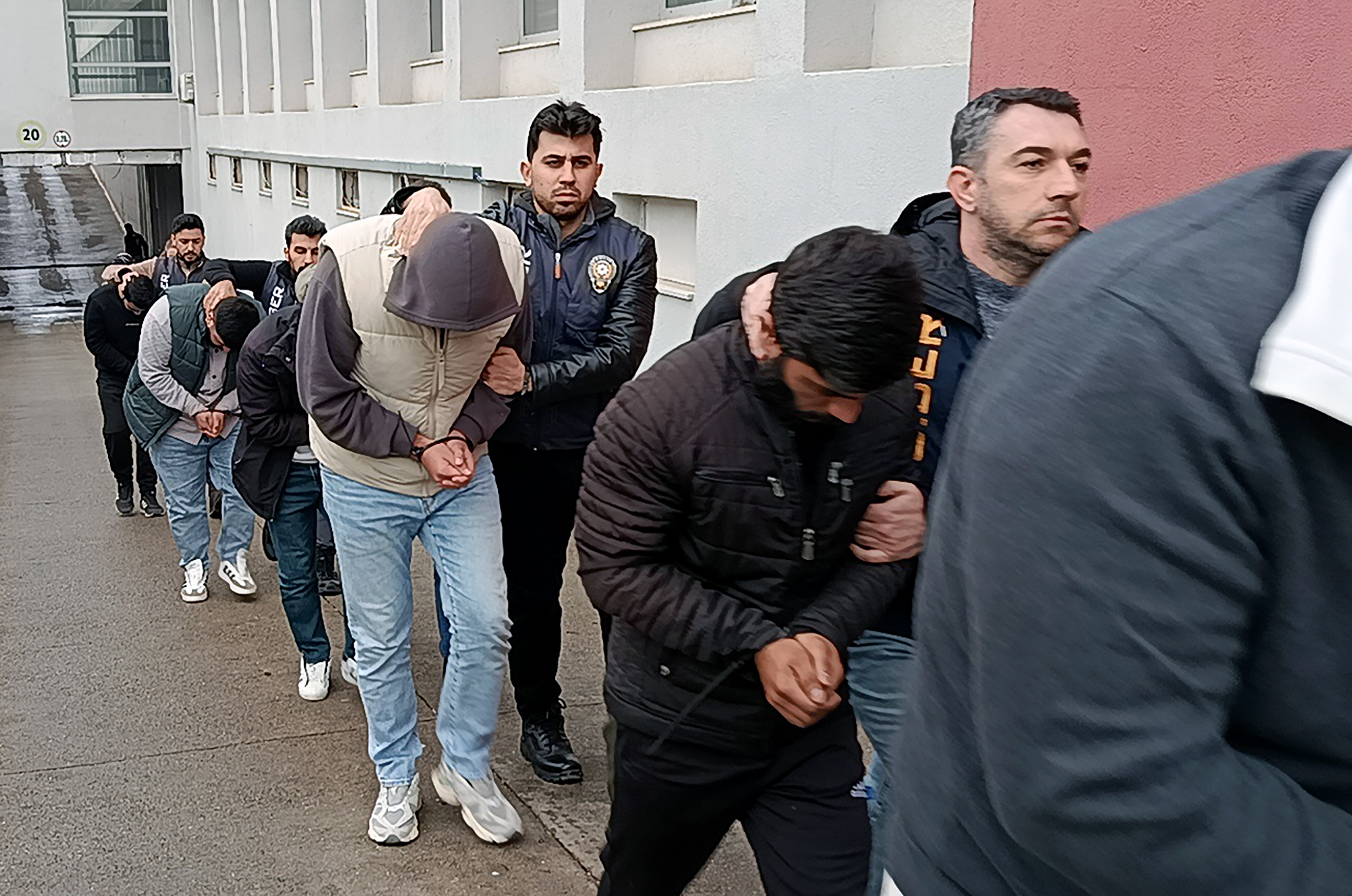 Y A S A D I S I B A H I S C E T E S I A Y D A 50 M I L Y O N L 1131378 335846