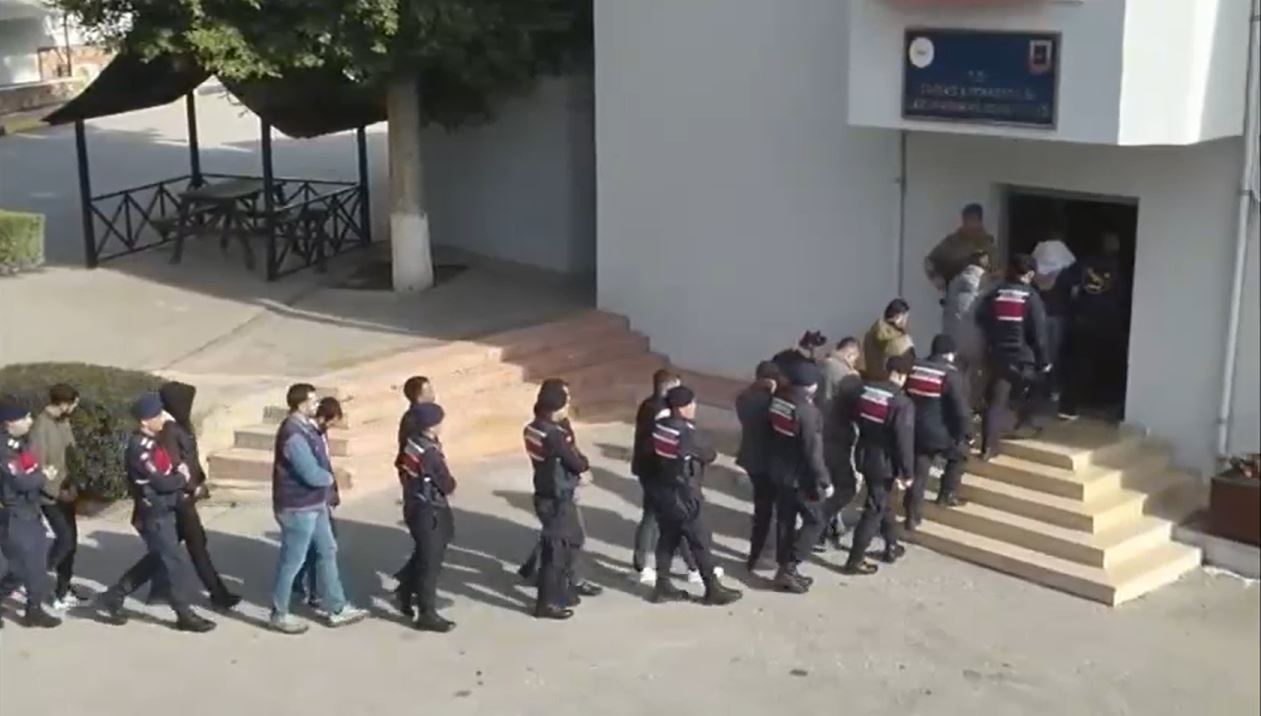 3 I L D E U Y U S T U R U C U O P E R A S Y O N L A R I 123 G O Z 1150890 341786