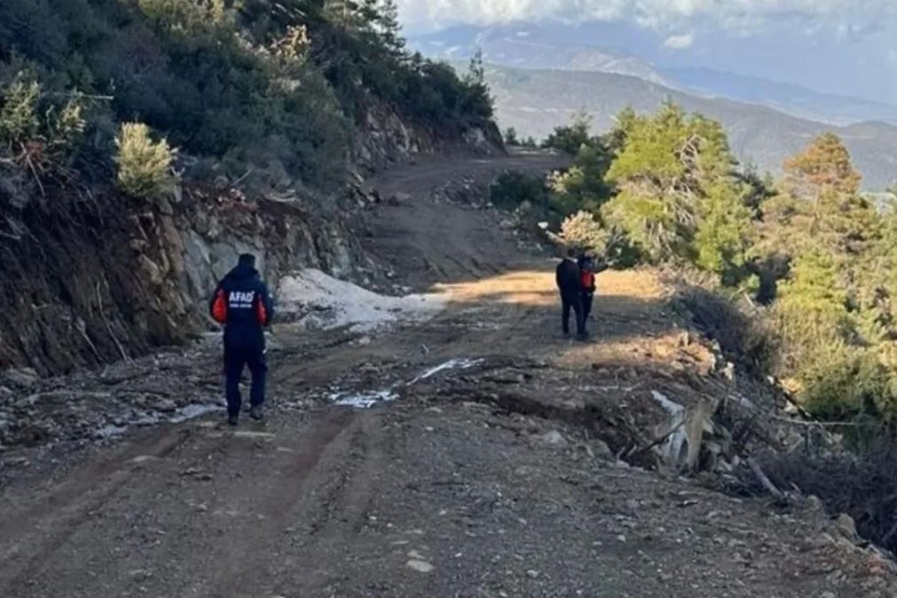 A P A R T O T E L I N P E N C E R E S I N D E N C I K A N U G U R 5 1181674 350990