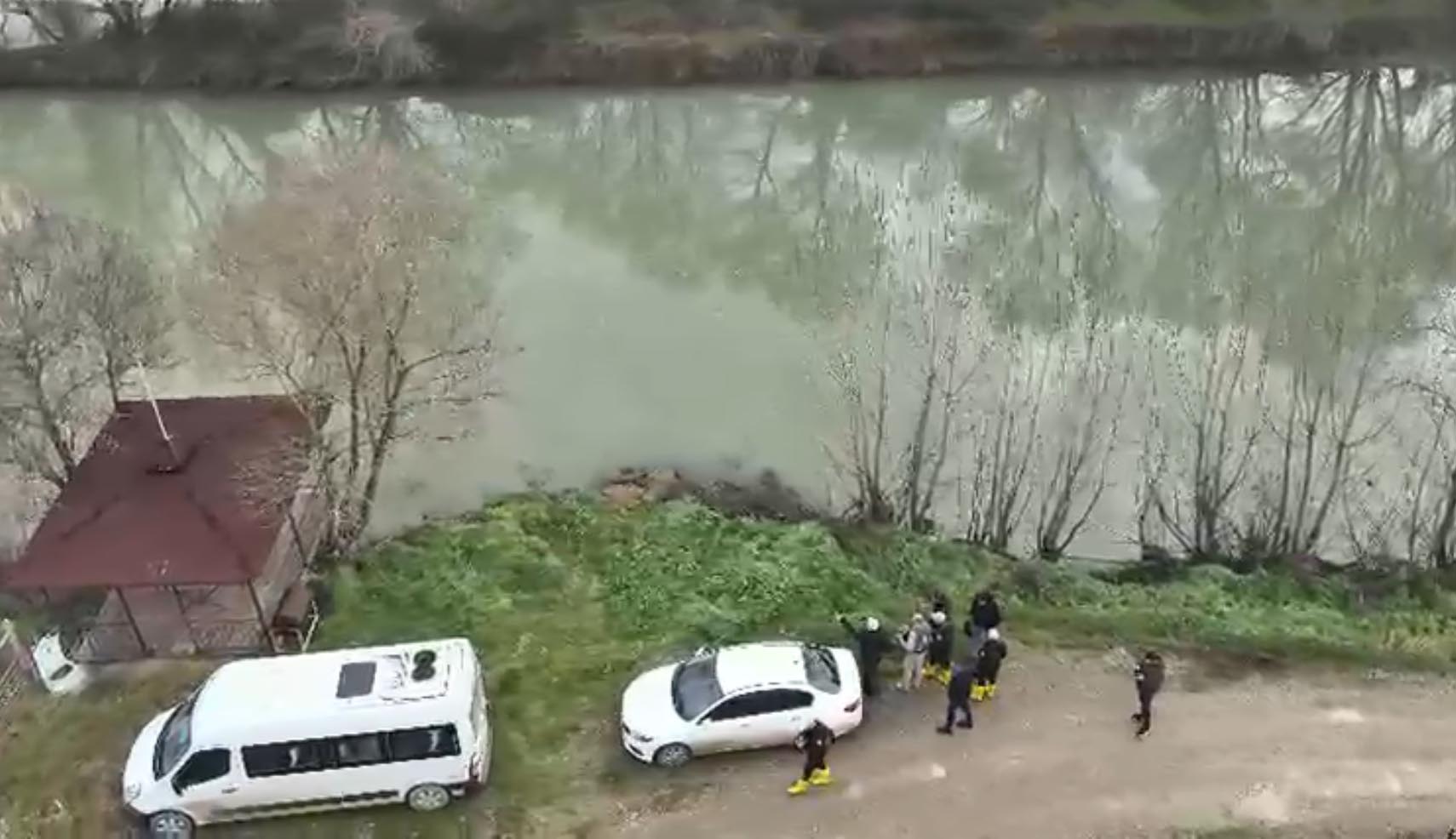 B I L E C I K T E 20 Y I L O N C E K A Y B O L A N 3 K I S I N I 1160529 344639