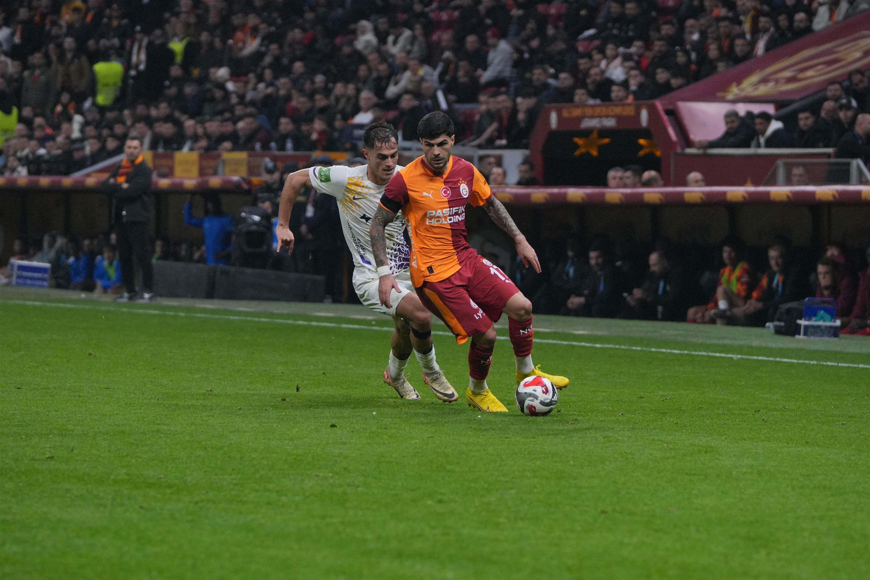 G A L A T A S A R A Y I K A S E Y U P S P O R E K F O T O G R A F L 1166946 346628