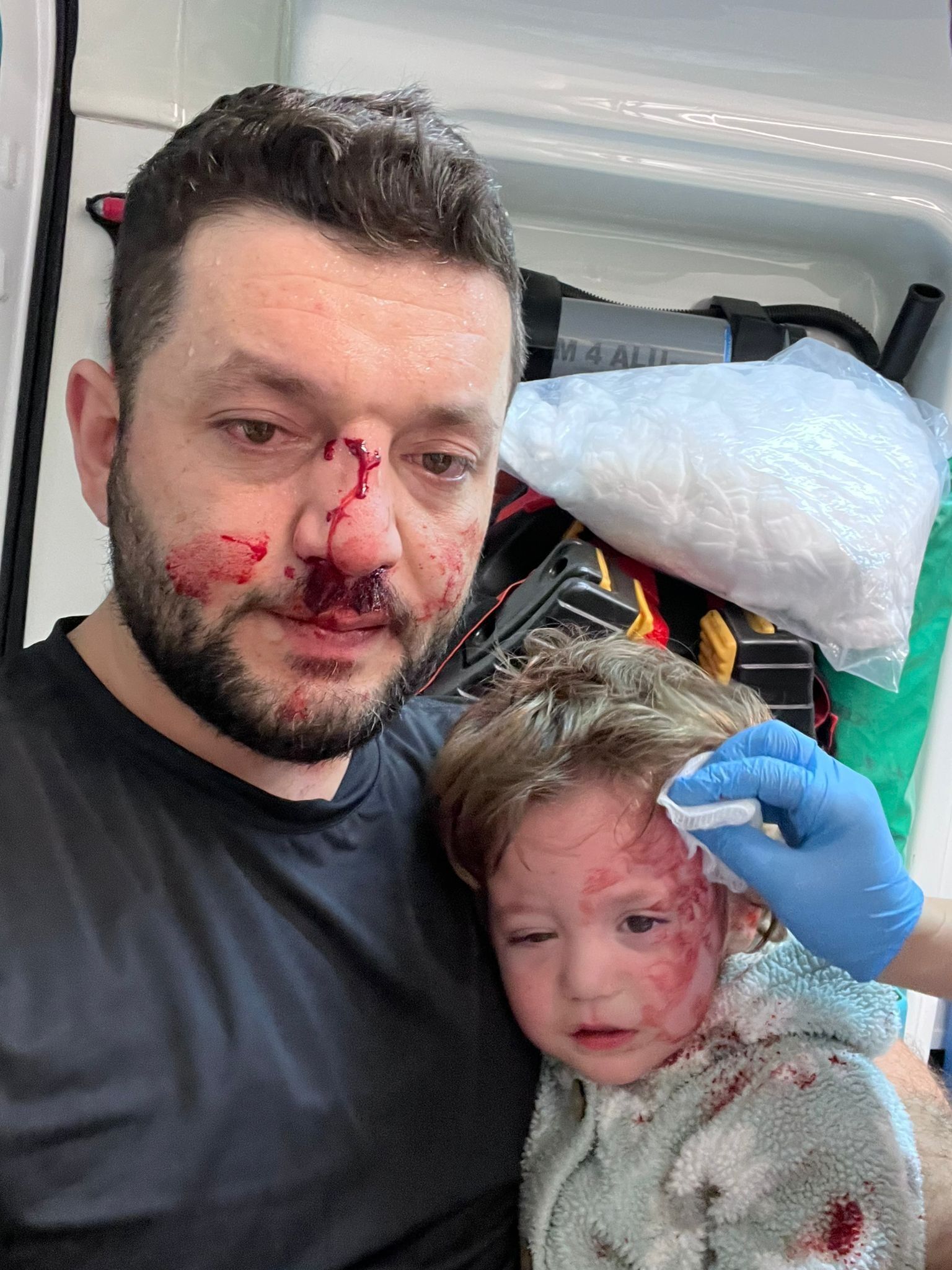 G U R U L T U T A R T I S M A S I N D A K O M S U S U T A R A F I N D A N 1181284 350868