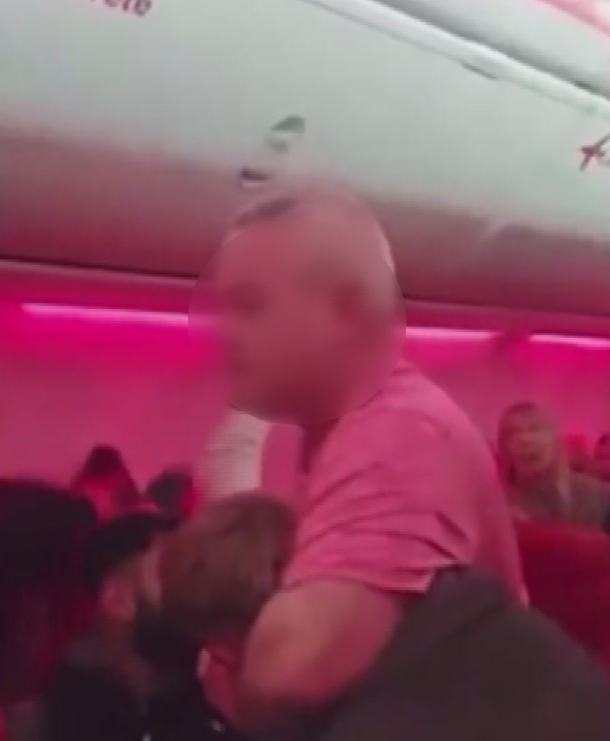 I S T A N B U L A N T A L Y A D A N K A L K A N U C A K T A K I Y 1167025 346660