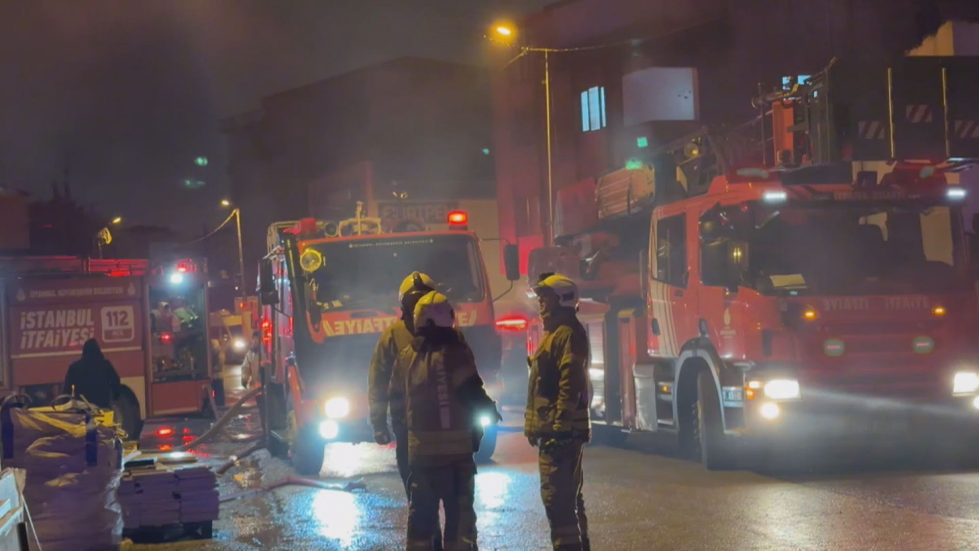 I S T A N B U L A T A S E H I R D E M E R M E R A T O L Y E S I N D E 1147424 340732