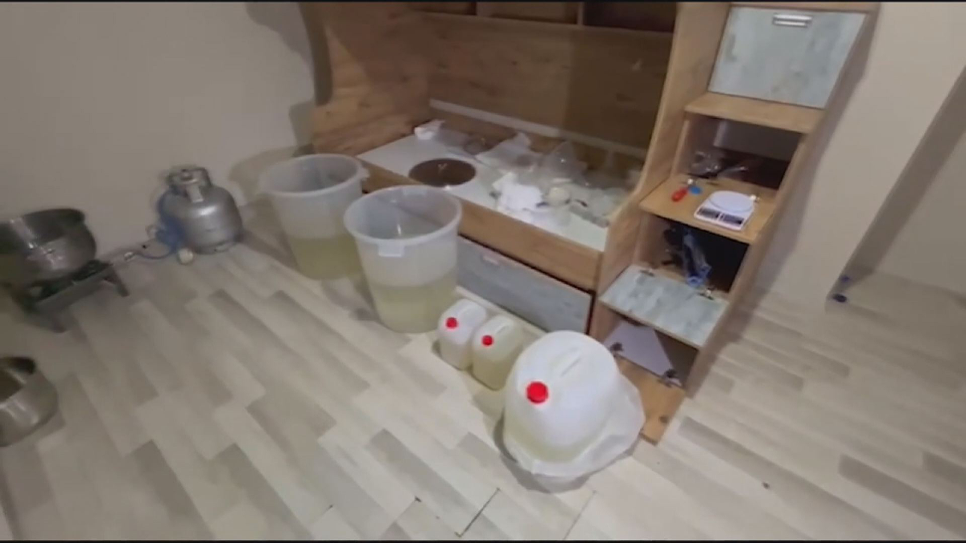 I S T A N B U L B E Y L I K D U Z U N D E N A R K O T I K O P E R A S 1146294 340358