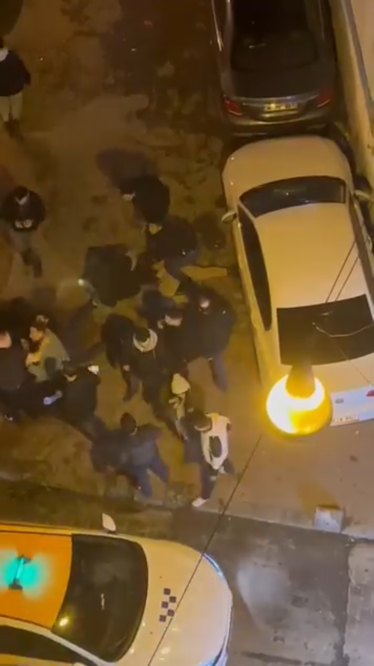 I S T A N B U L B E Y O G L U N D A A R A C I N I K A V G A E T T I 1158061 343848