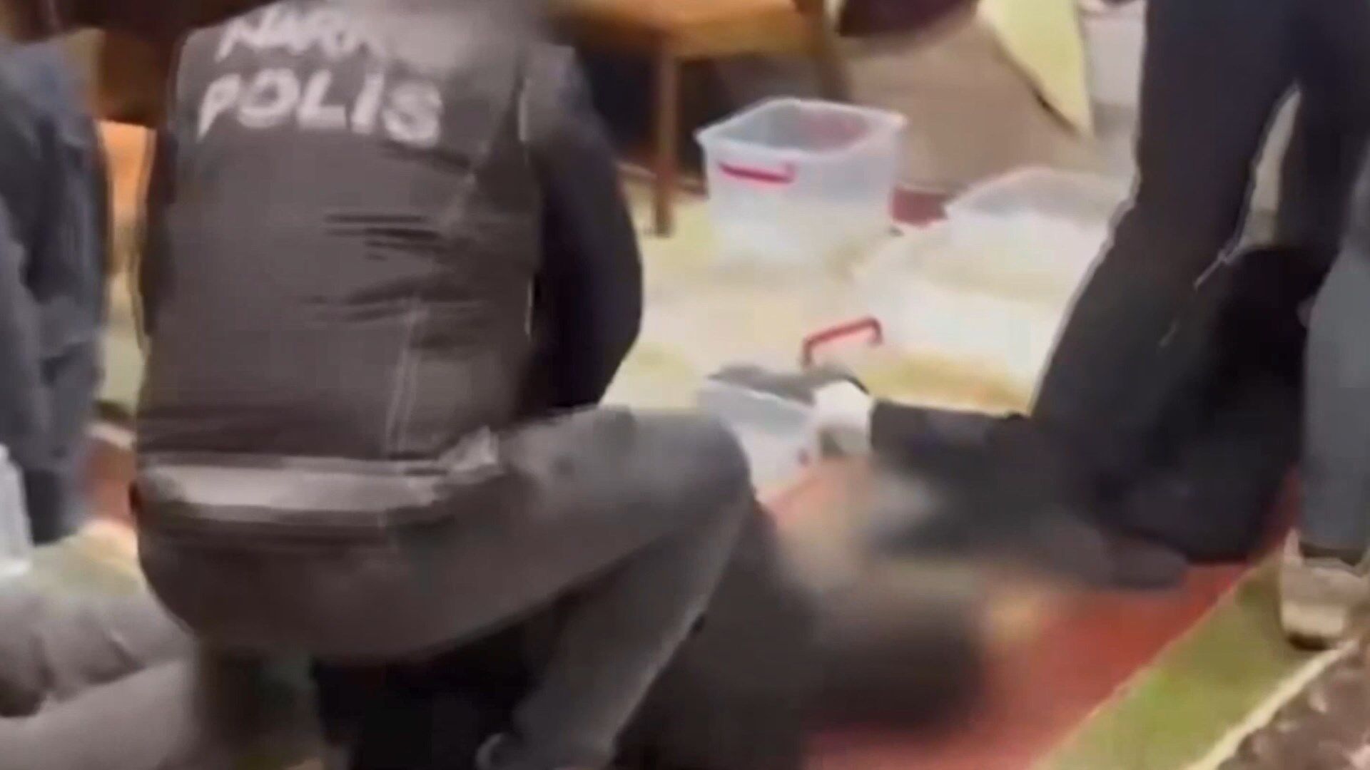 I S T A N B U L B U Y U K C E K M E C E D E D U Z E N L E N E N O P 1189982 353592