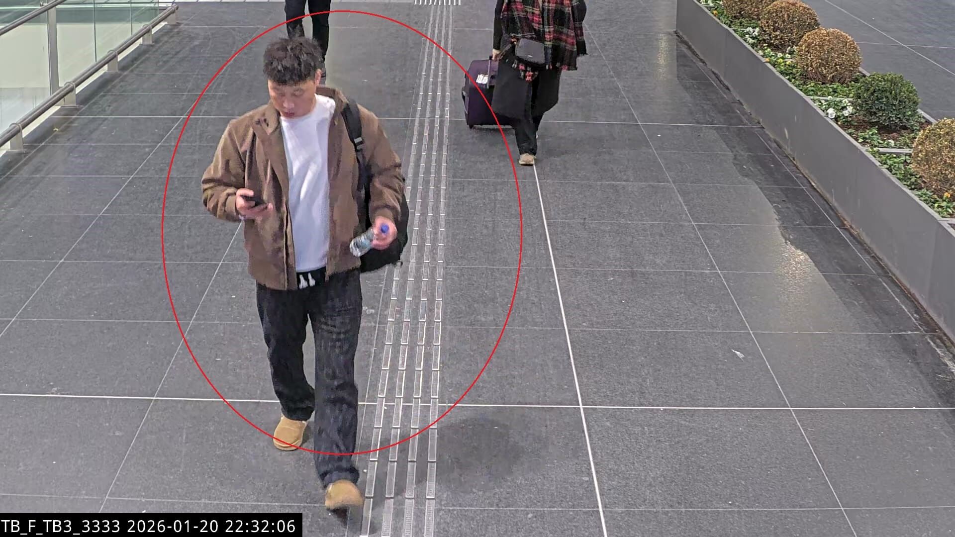 I S T A N B U L C I N L I I S I N S A N I C I N A Y E T I N D E S U 1183742 351662