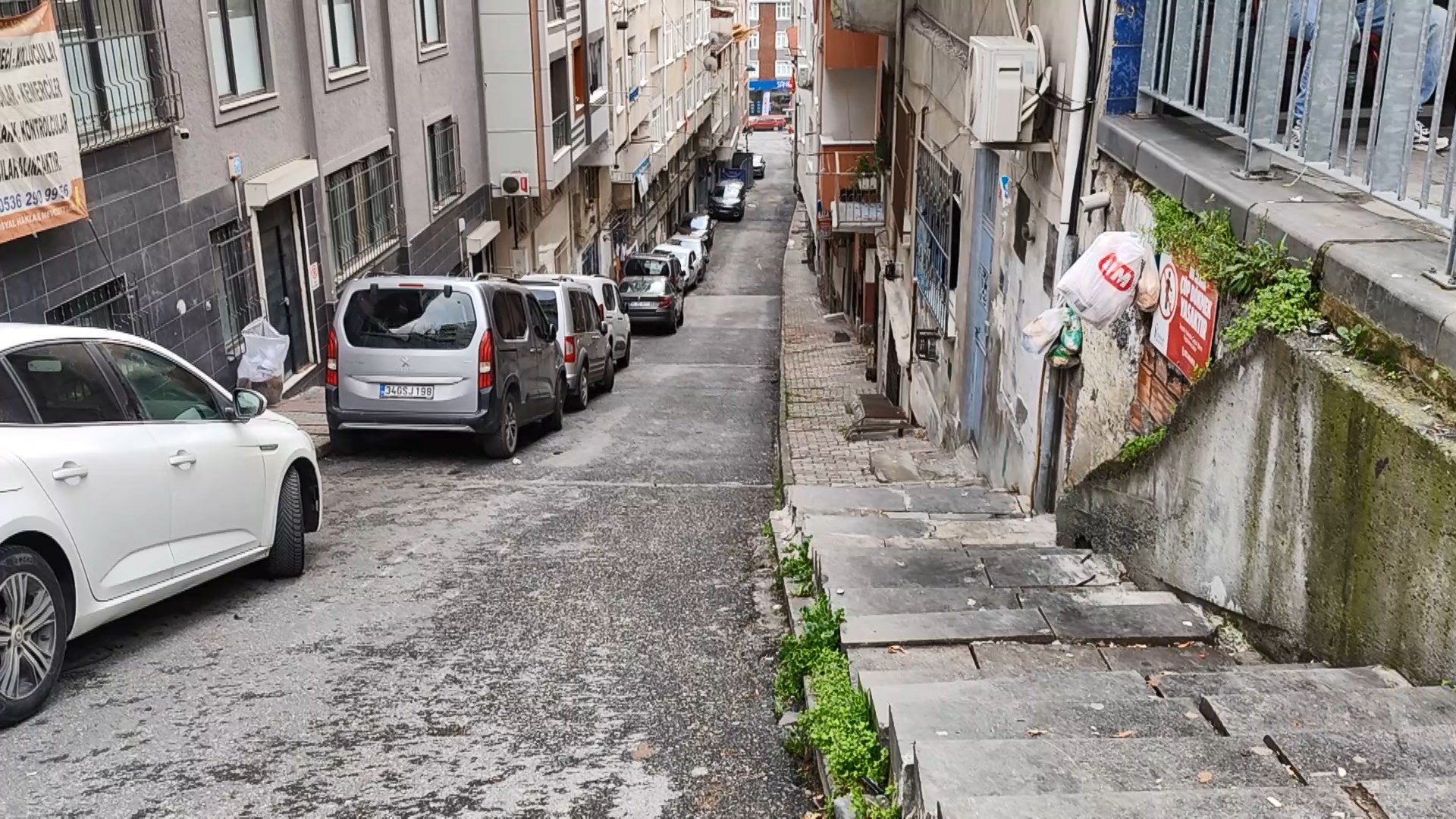 I S T A N B U L E S E N L E R’ D E O T O M O B I L I N Y U K L E N D 1153634 342565