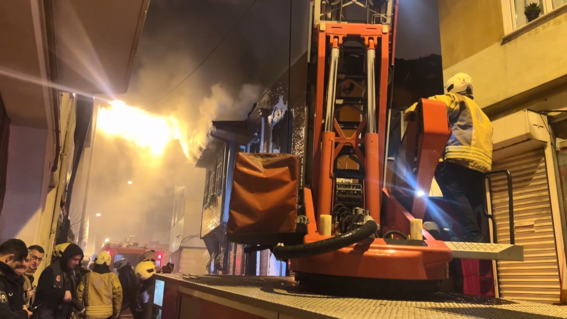 I S T A N B U L F A T I H’ T E 3 K A T L I M E T R U K B I N A D 1187957 353005