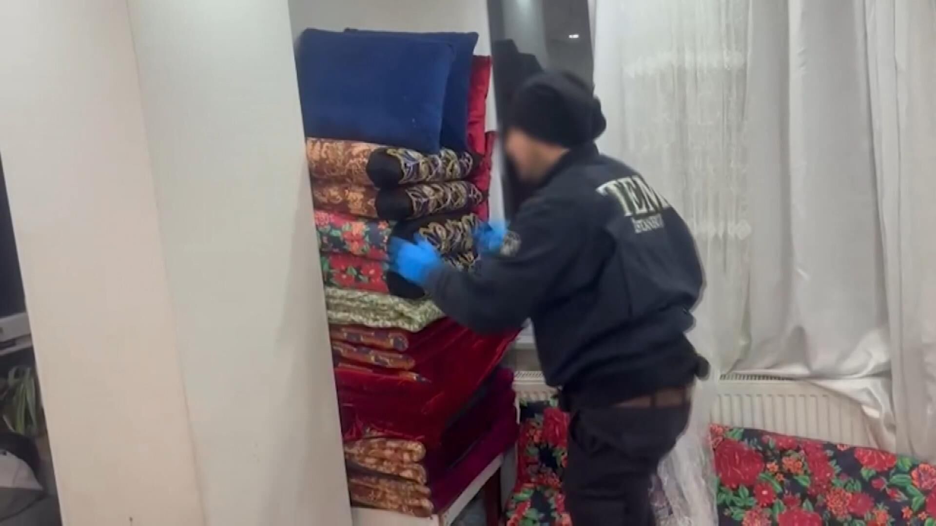 I S T A N B U L I S T A N B U L D A D E A S O P E R A S Y O N U 1182994 351390