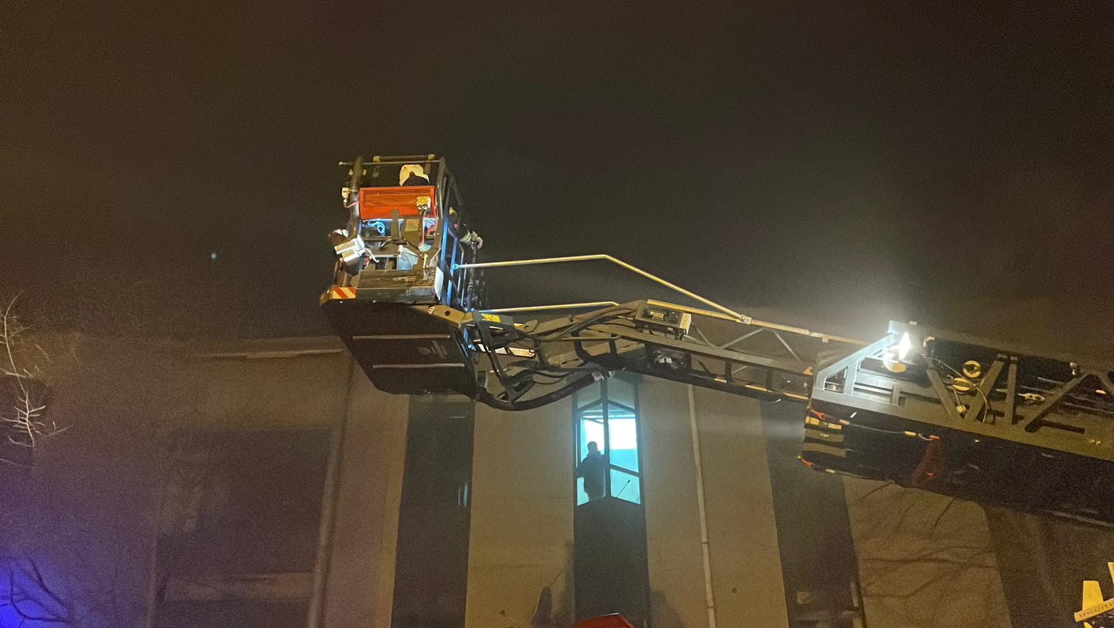 I S T A N B U L K A G I T H A N E D E M A R A N G O Z A T O L Y E S 1164993 346070