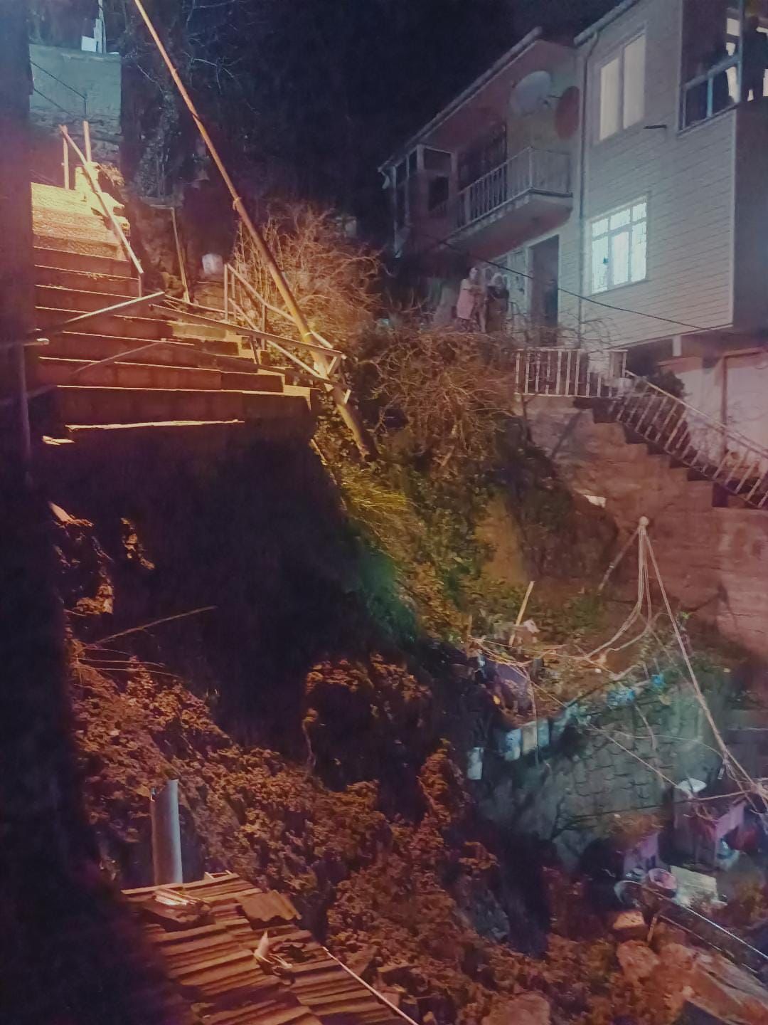 I S T A N B U L S A R I Y E R D E M E R D I V E N C O K T U 31 1145562 340125