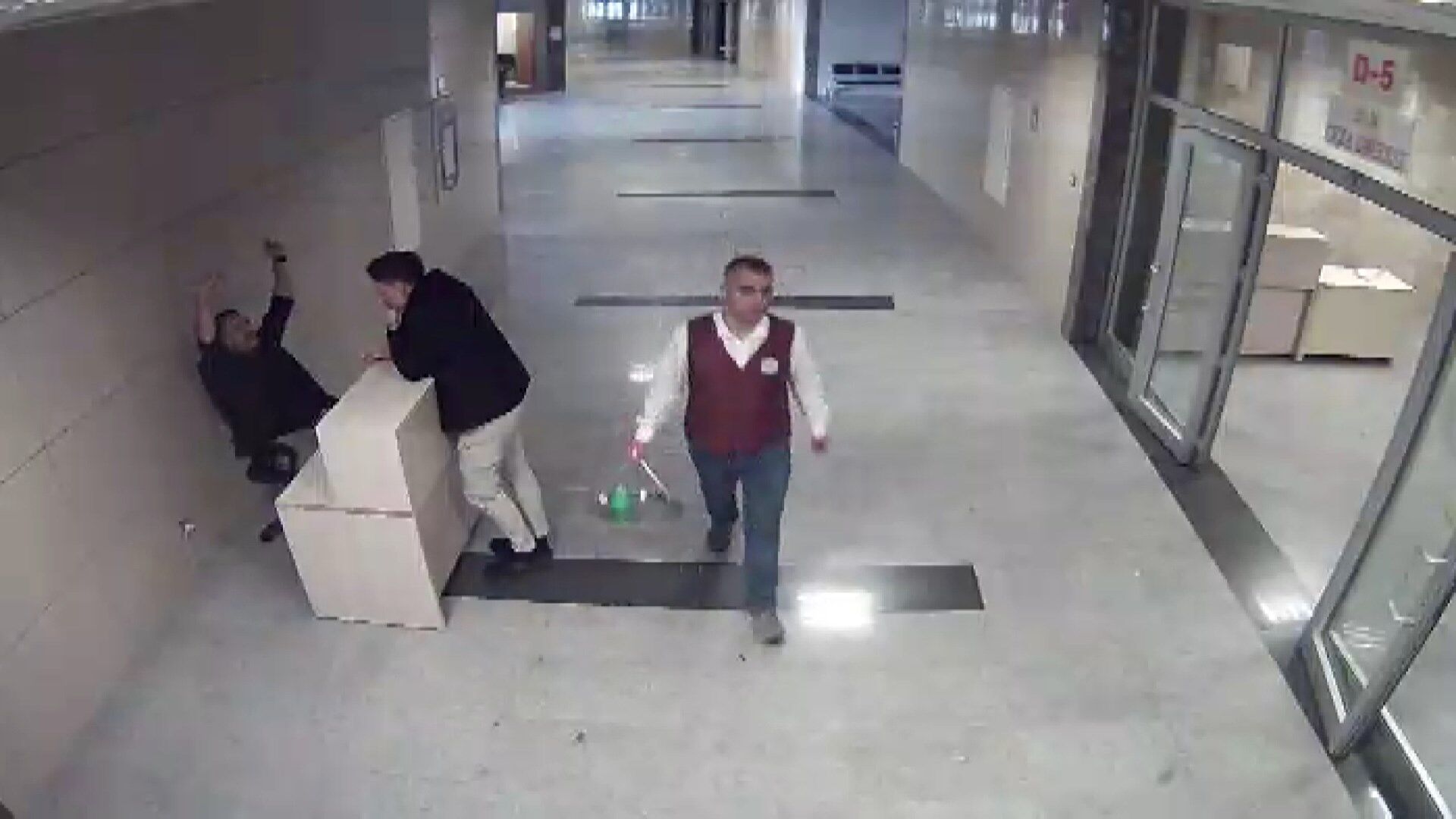 I S T A N B U L S A V C I N I N H A K I M E S I L A H L I S A L D I 1182504 351239