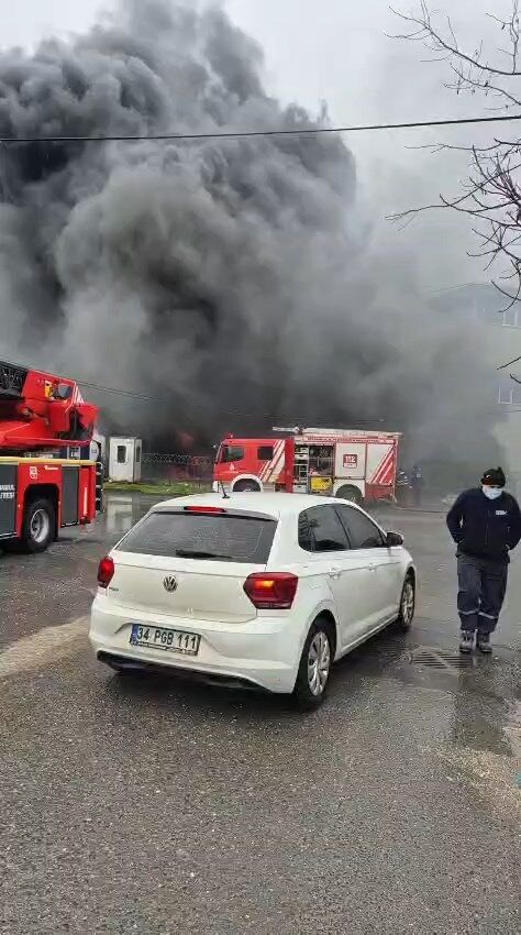 I S T A N B U L S I L I V R I’ D E K A U C U K F A B R I K A S I N D A 1186466 352516