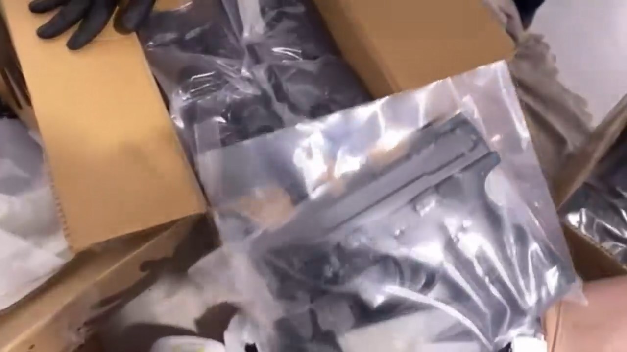 I S T A N B U L S U L T A N B E Y L I D E S I L A H I M A L A T I Y 1167213 346716