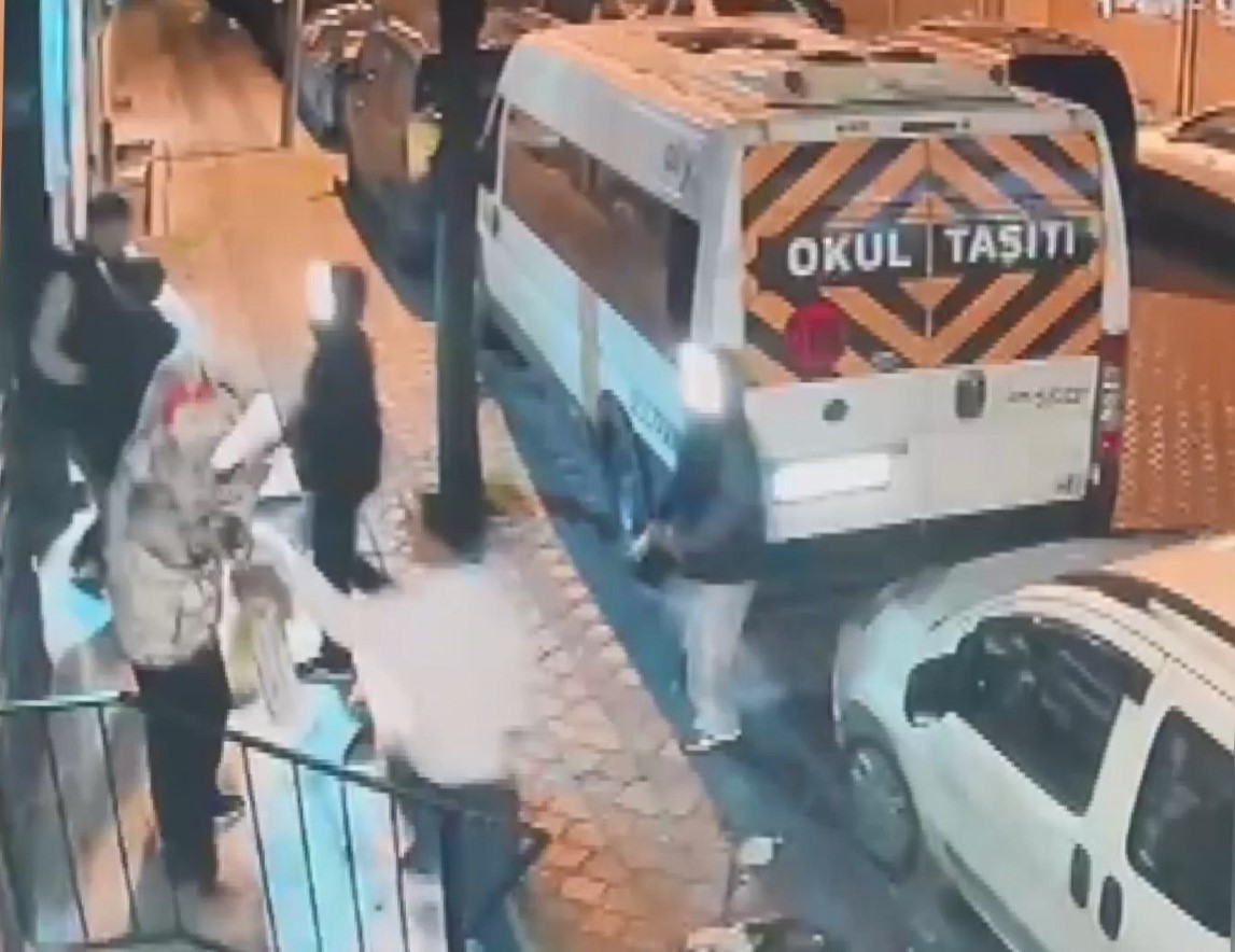 I S T A N B U L S U L T A N G A Z I D E A P A R T M A N O N U N D E 1172776 348383